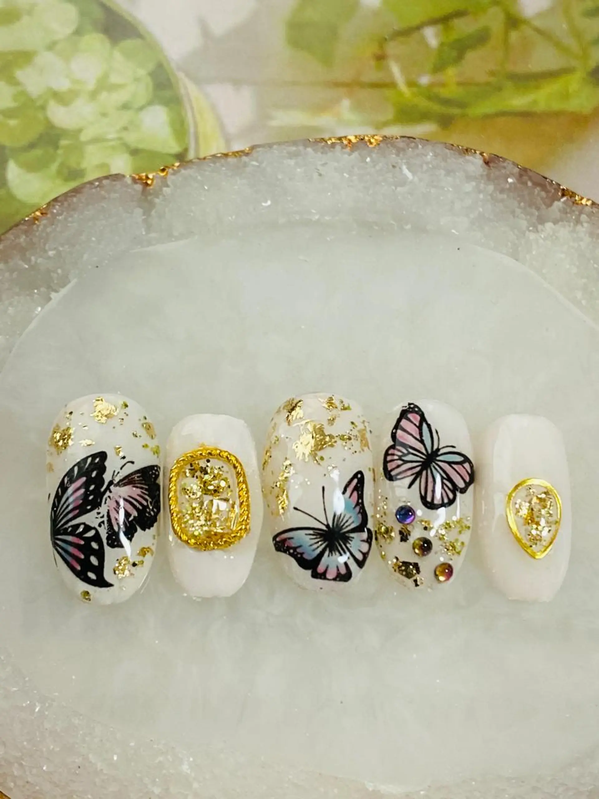 ネイル ゴージャス ラメ(グリッター) 自宅ネイルサロン ♦️nuance♦️のネイルデザイン