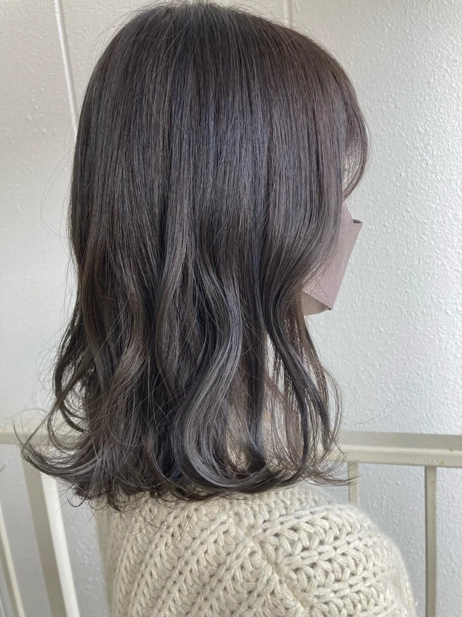 ミディアム アイスグレージュ roka ノゾミのヘアスタイル
