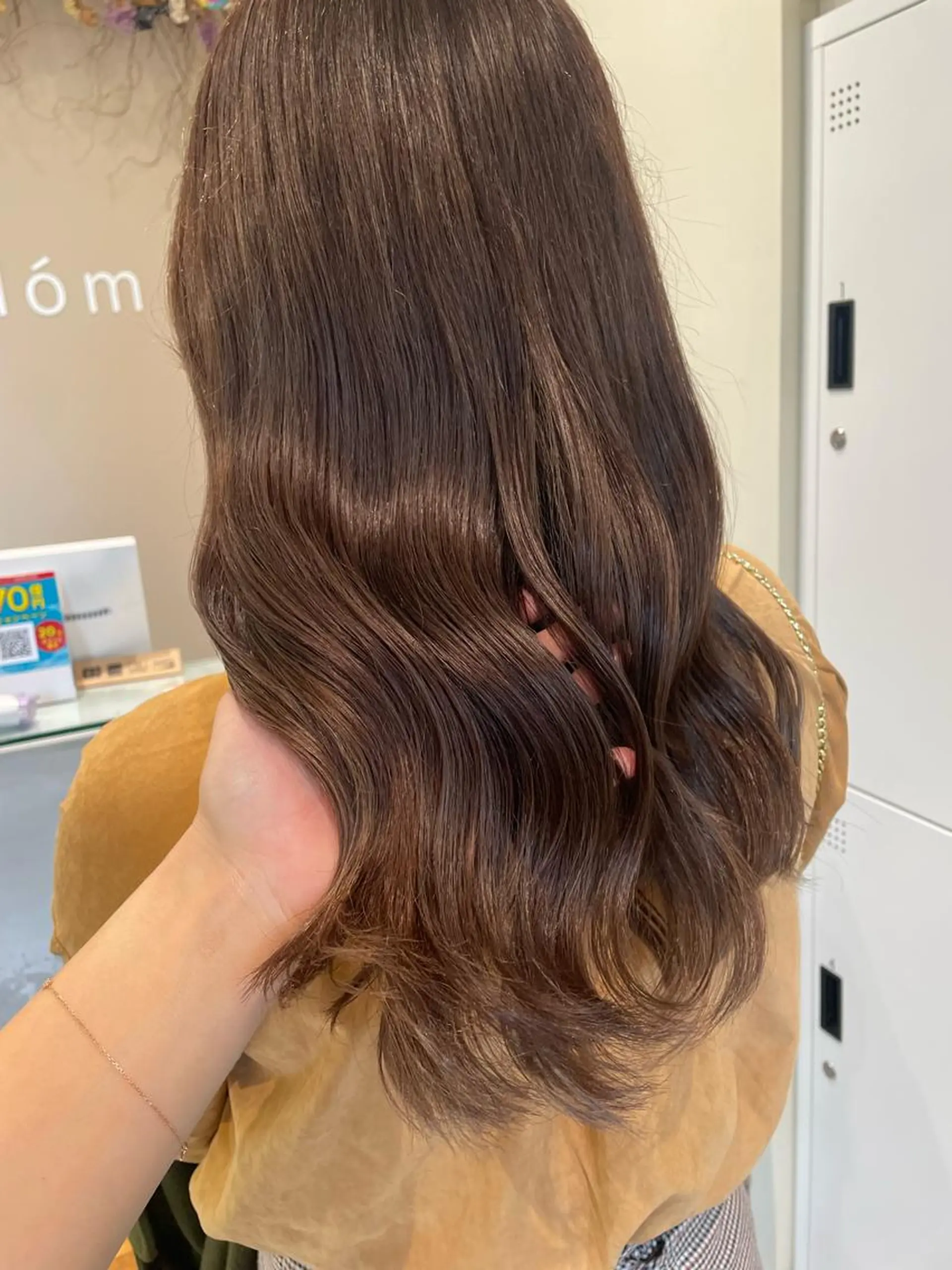 セミロング カラー グレージュ ハイライトカラー ハイライト カット ヘアカラー ボブ/インナーカラー /眉毛/Miyuのヘアスタイル