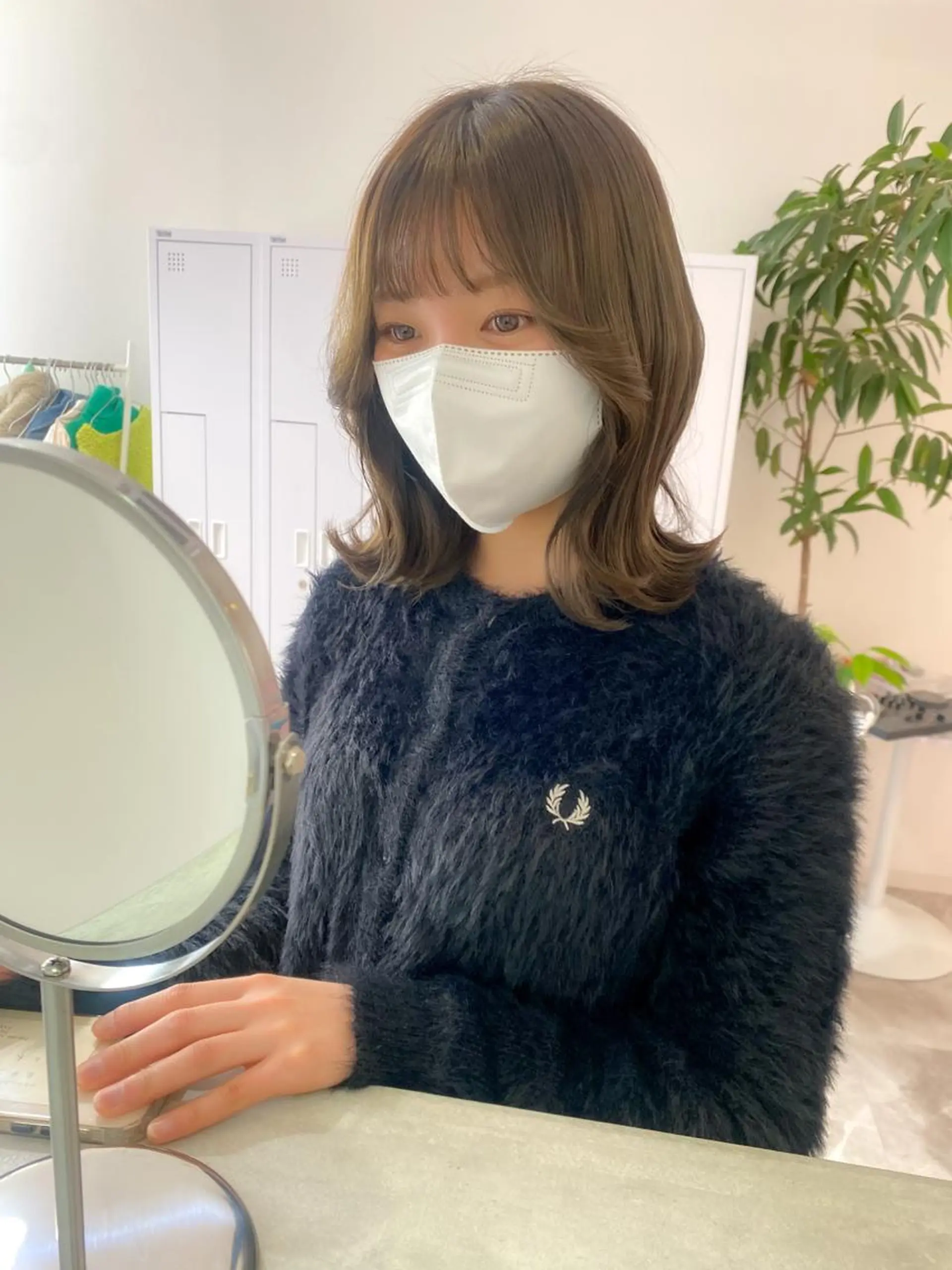 セミロング 髪質改善韓国レイヤー SHIORI🦋のヘアスタイル