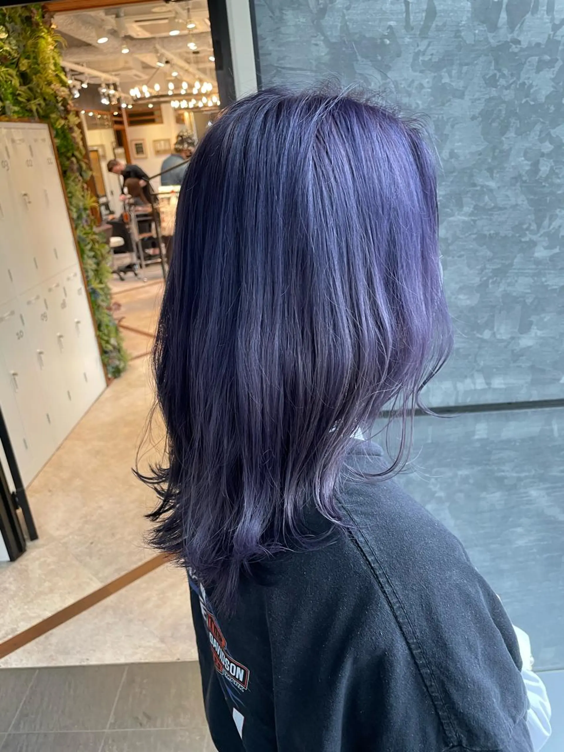 ロング カラー ブリーチ ブルーカラー ブルーバイオレット バイオレットカラー ヘアカラー トリートメント aguhair jour所属・髪質改善/白髪ぼかし KENTAのヘアスタイル