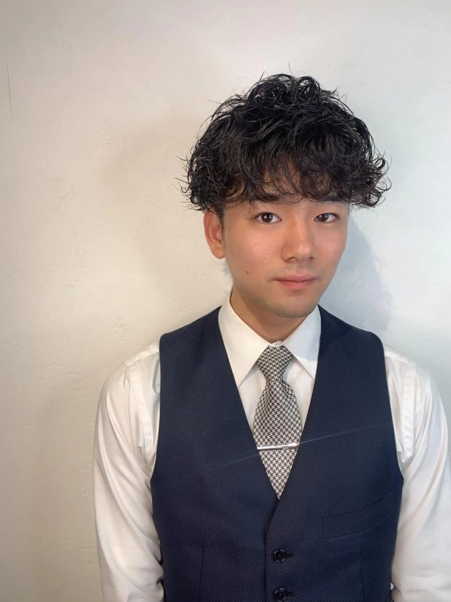 メンズ メンズバレイヤージュ センターパート メンズインナーカラー マッシュ カット パーマ ＿WHITE鳳店 アンダーバーホワイトのヘアスタイル