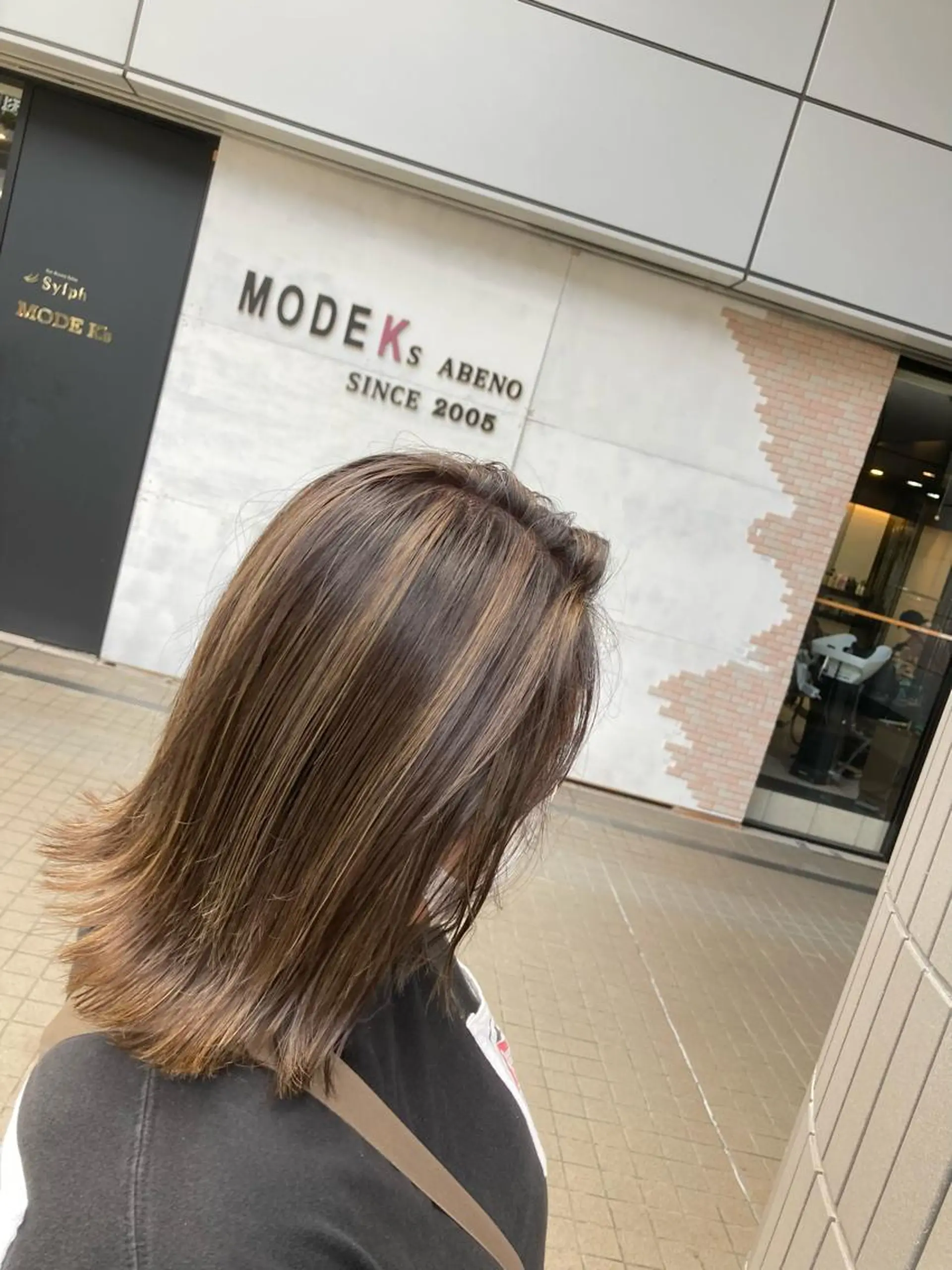 ミディアム カラー ベージュカラー ブラウンカラー ブラウンベージュ ハイライトカラー 3Dハイライト カット ヘアカラー トリートメント SHAFT Ieiriのヘアスタイル