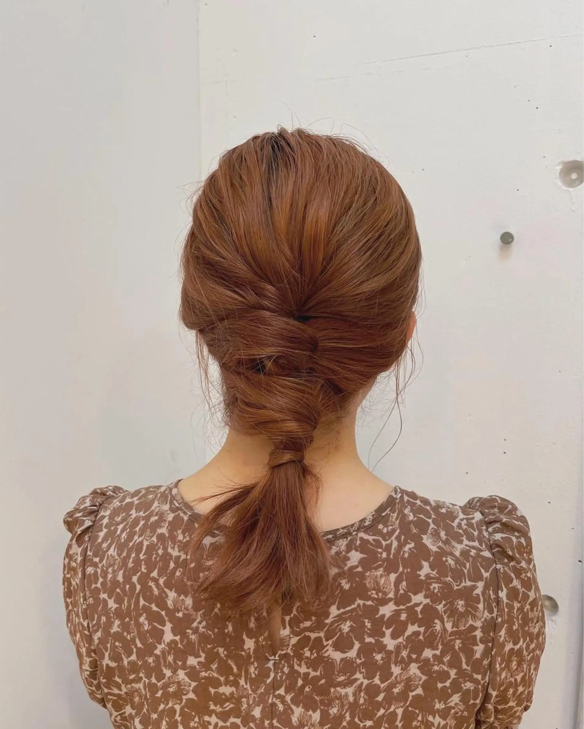 ミディアム カラー ヘアアレンジ オレンジ Of　HAIR所属・外山 なつ美のネイルデザイン