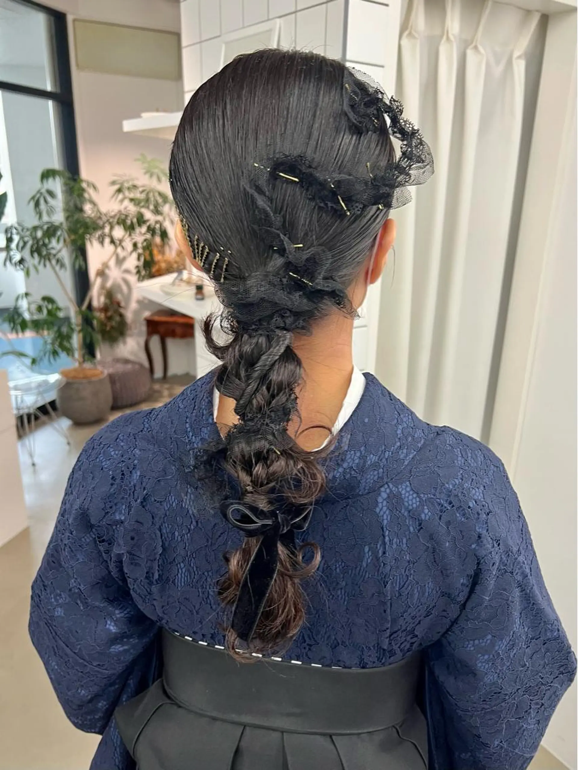 ヘアアレンジ 卒業式のヘアスタイル Nico所属・Nico🌛 Karenのネイルデザイン