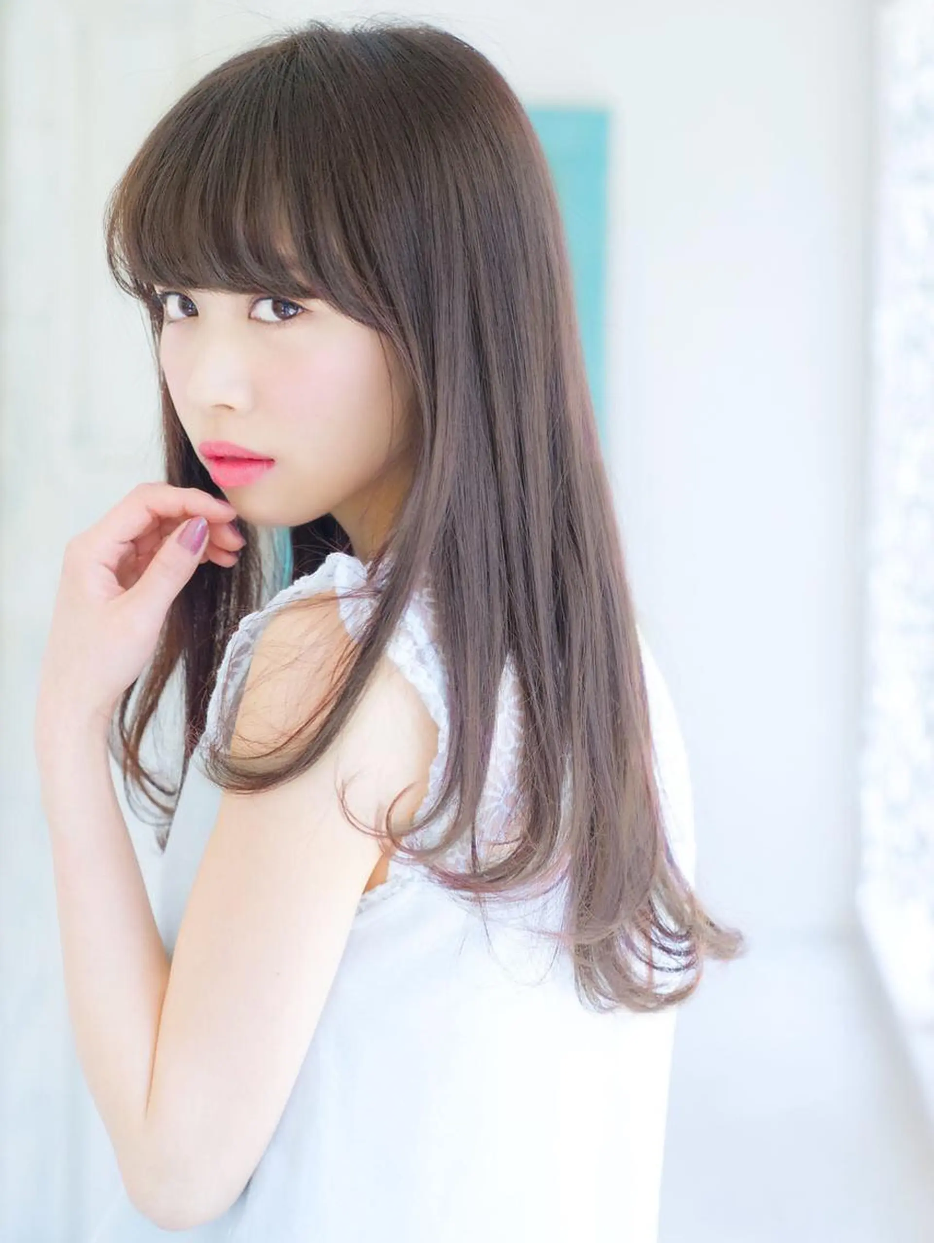 セミロング 髪質改善　縮毛の達人 矢井由真のヘアスタイル