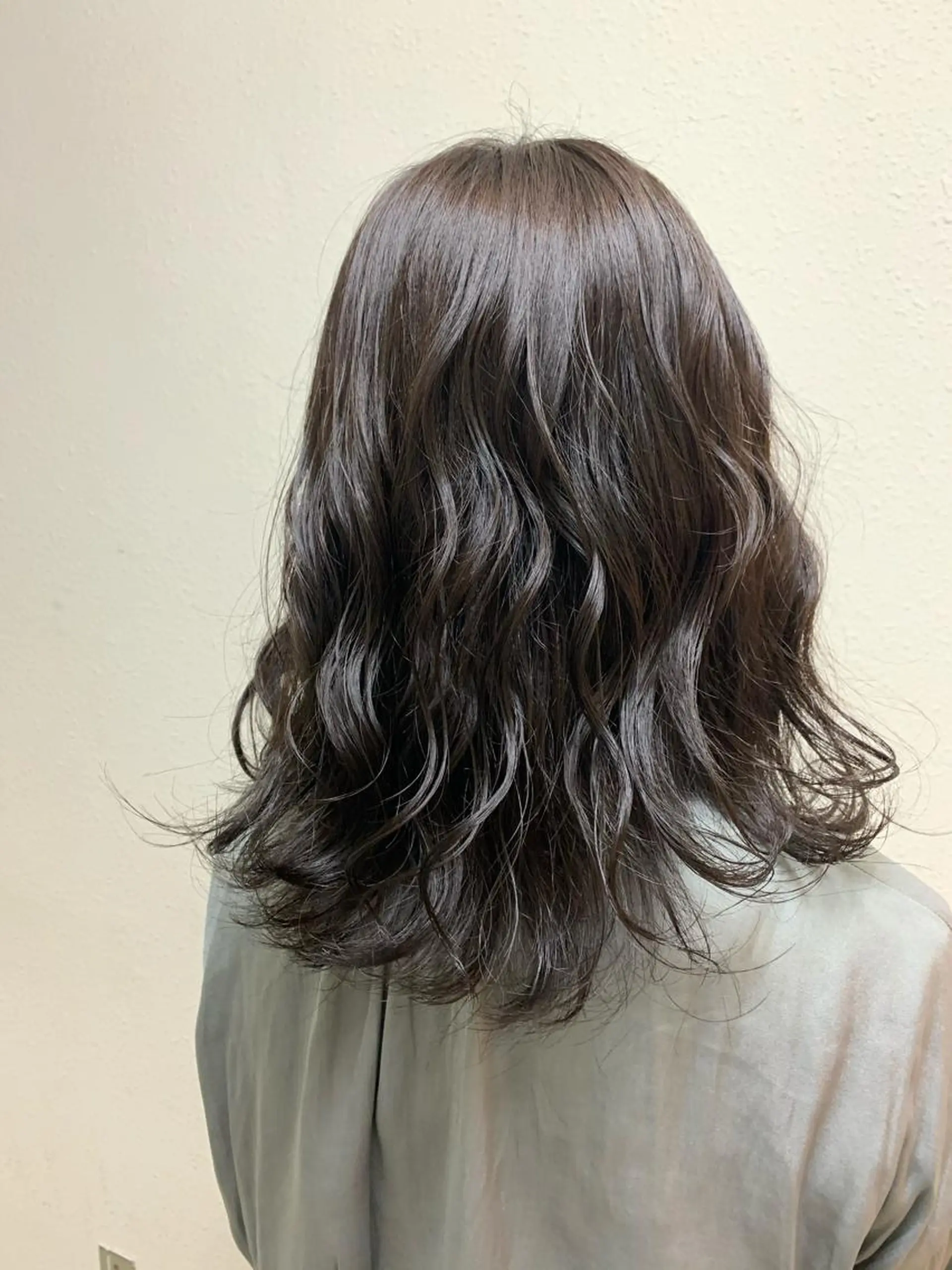 セミロング カラー パーマ エンドウ ミノリ🤎 /半個室/レイヤーのヘアスタイル