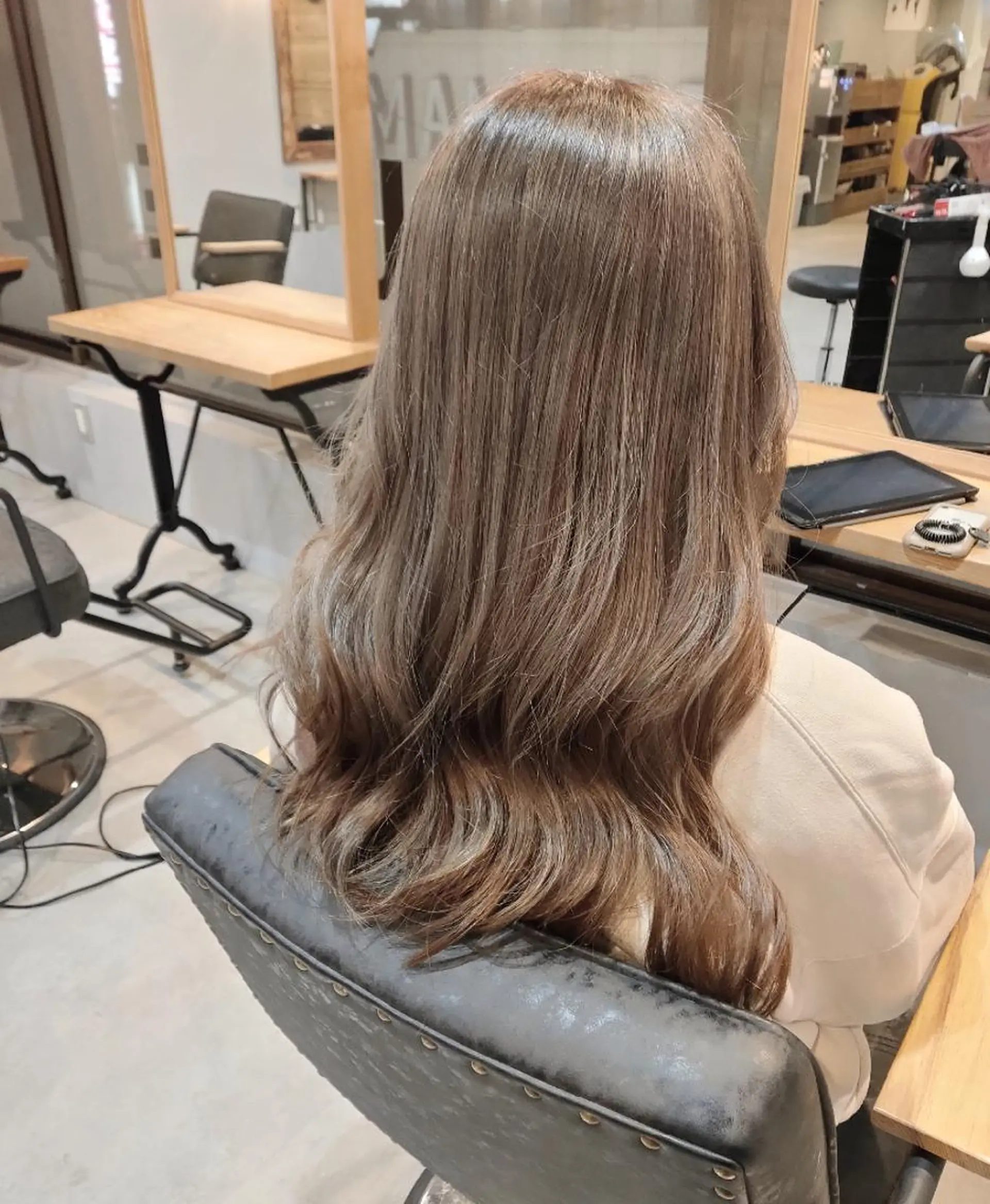 カラー ロング Blue高槻所属・ハイライト 透明感カラー松本のヘアスタイル