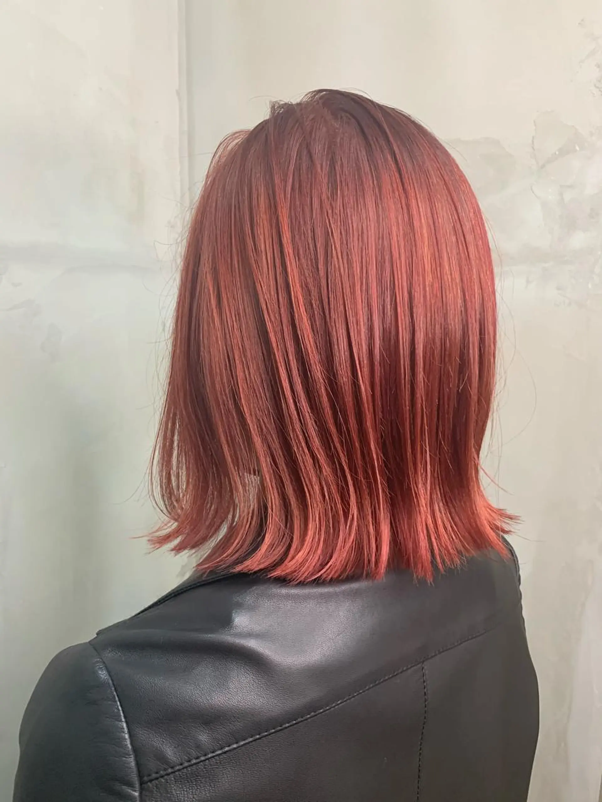 ミディアム カラー アッシュ バレイヤージュ ベージュカラー ブロンド ブルーカラー ヘアカラー レイヤーカット/ 艶カラー/RYOMAのヘアスタイル