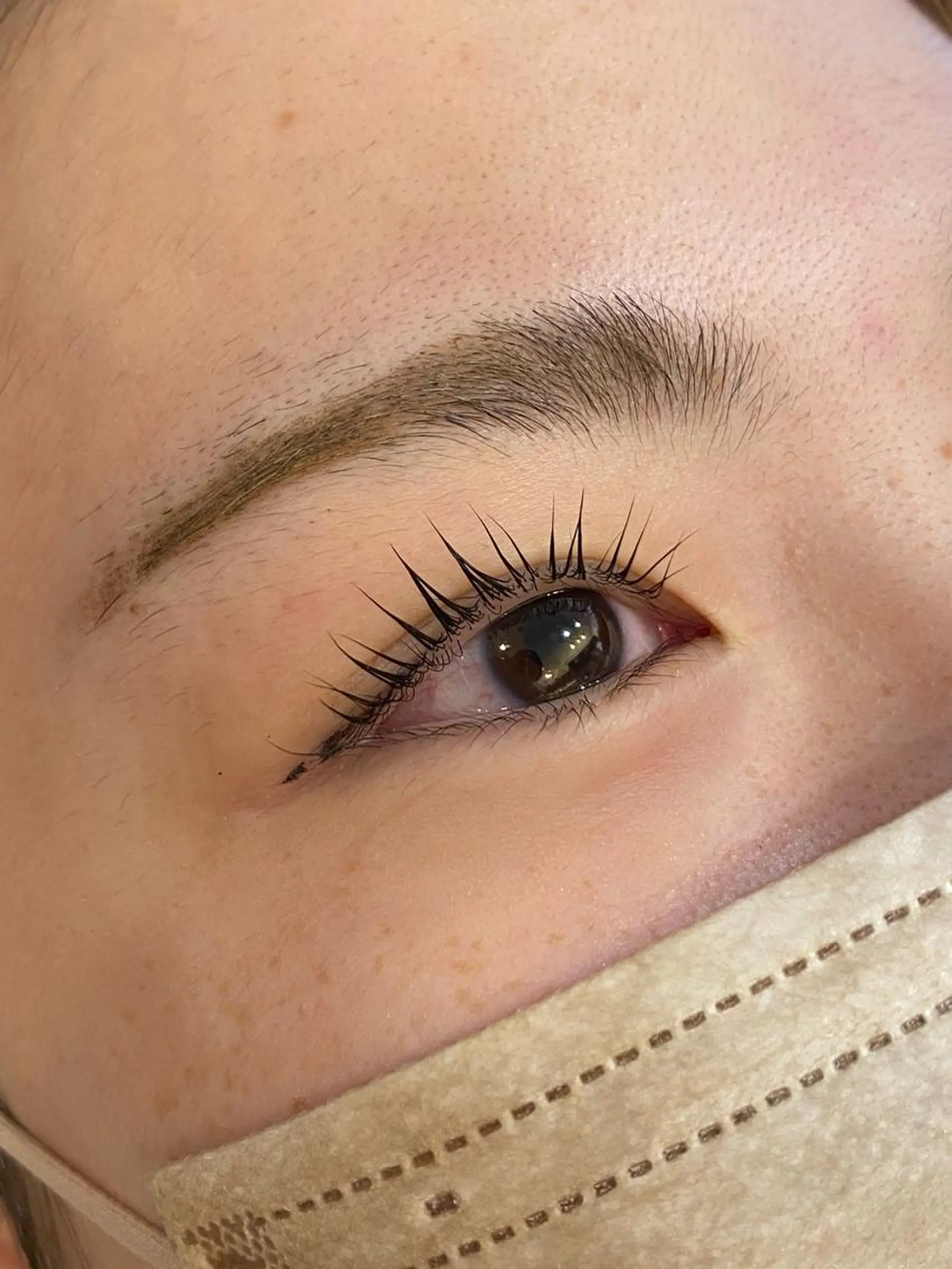 マツエク・マツパ パリジェンヌラッシュリフト まつげパーマ 會田 あかりの眉毛・アイブロウイメージ