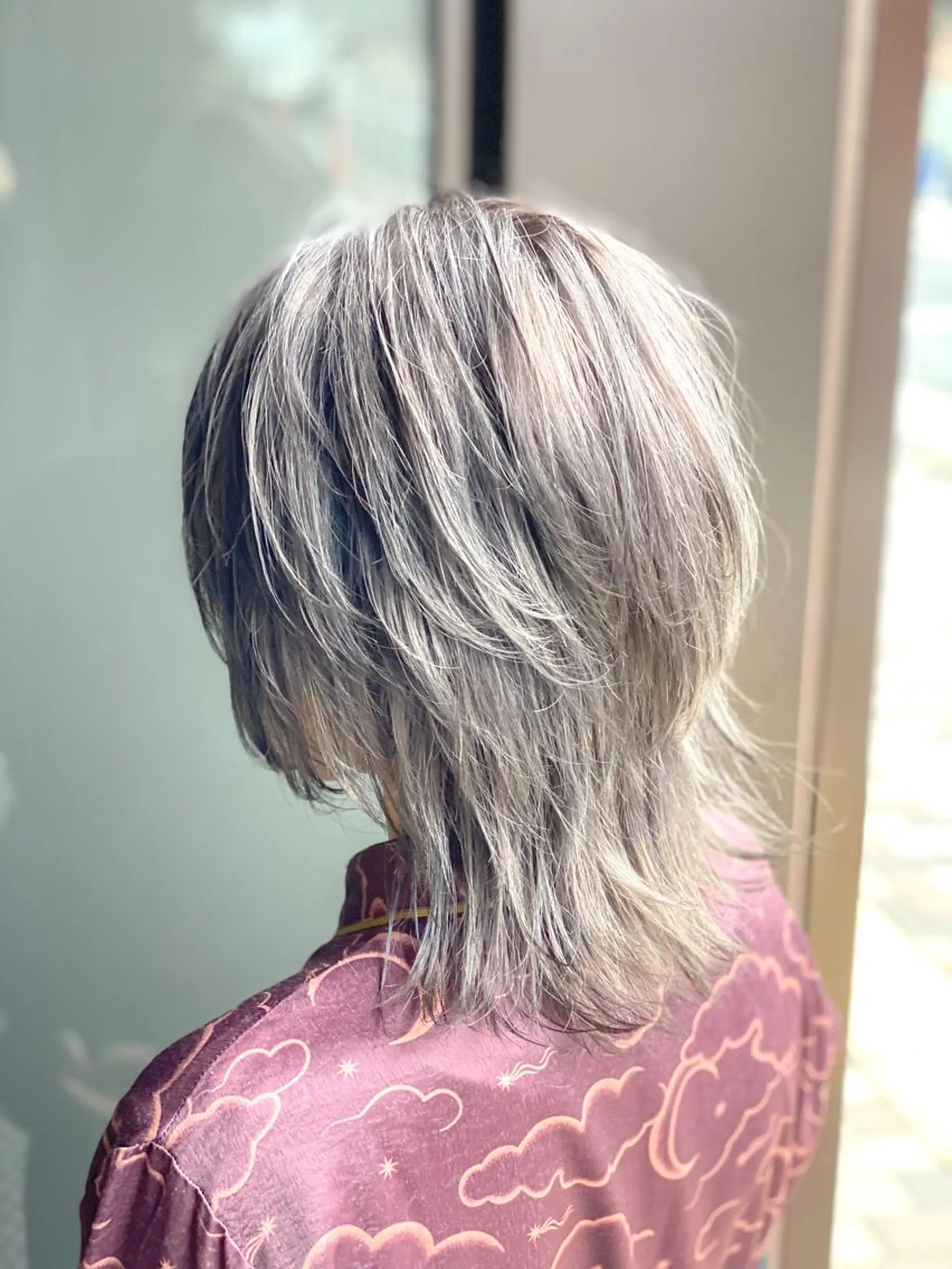 ショート カラー シルバー ウルフカット THINK SHOP KANTAのヘアスタイル