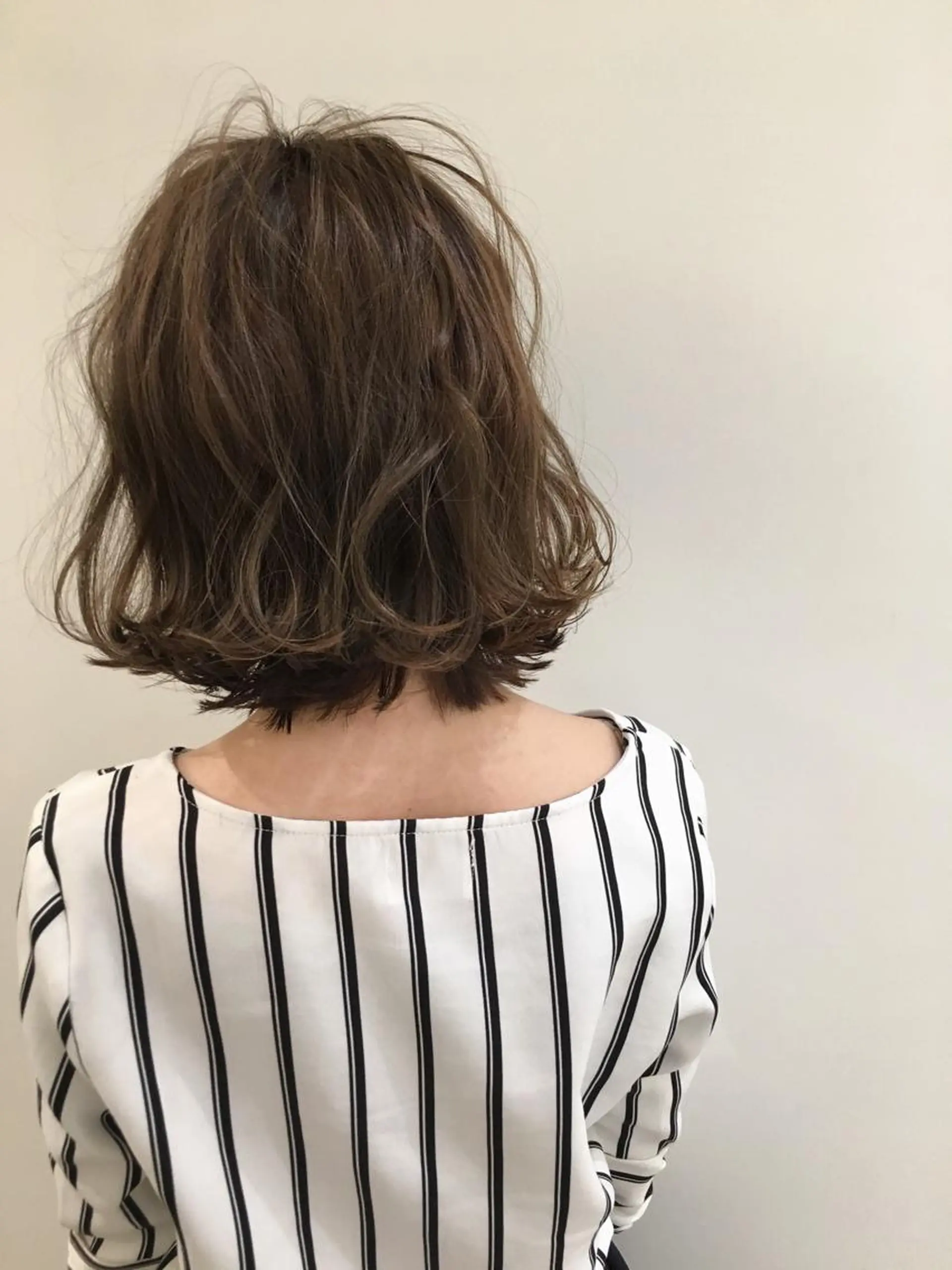 ショート カラー ハイライトカラー ハイライト due hair 京都駅前店 MILBON オージュア認定サロン【デューヘアー】所属・ハイトーンブリーチ 土坂　由志【京都】のヘアスタイル