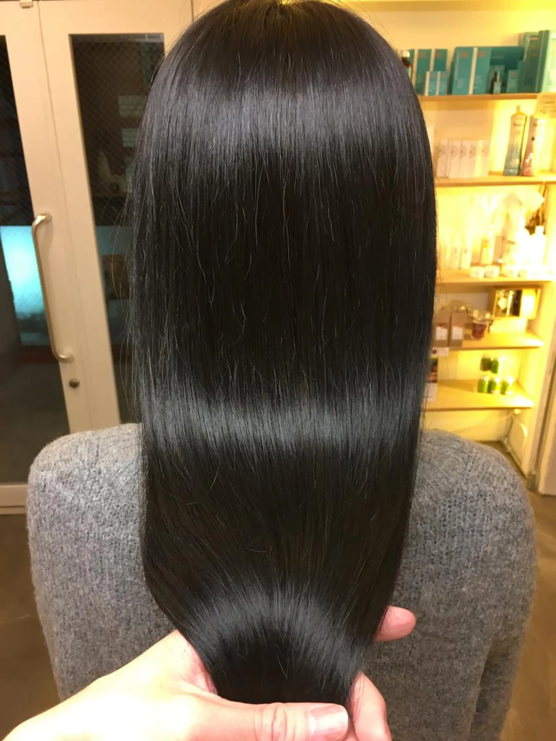 セミロング カラー ヘアアレンジ ブルーカラー 髪質改善 トリートメント メンズ眉毛ITSUK Iメンズ専門　新宿の眉毛・アイブロウイメージ