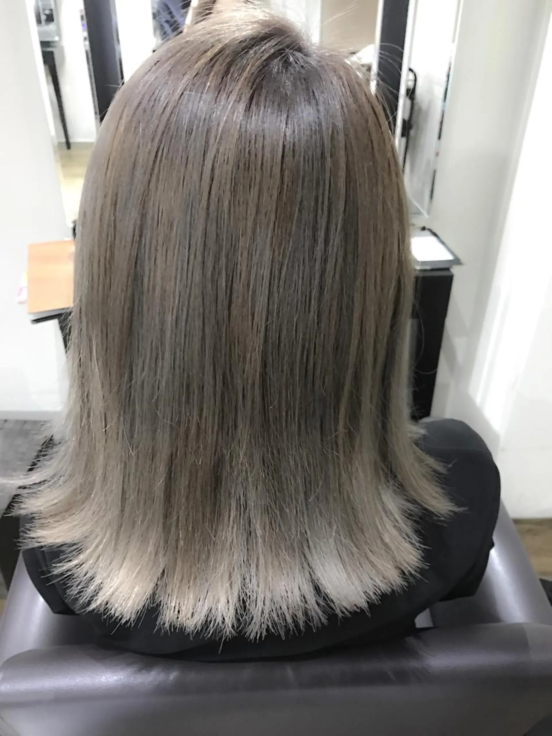 ミディアム ヘアカラー シールエクステ🎀 ハイトーン特化🎀のヘアスタイル