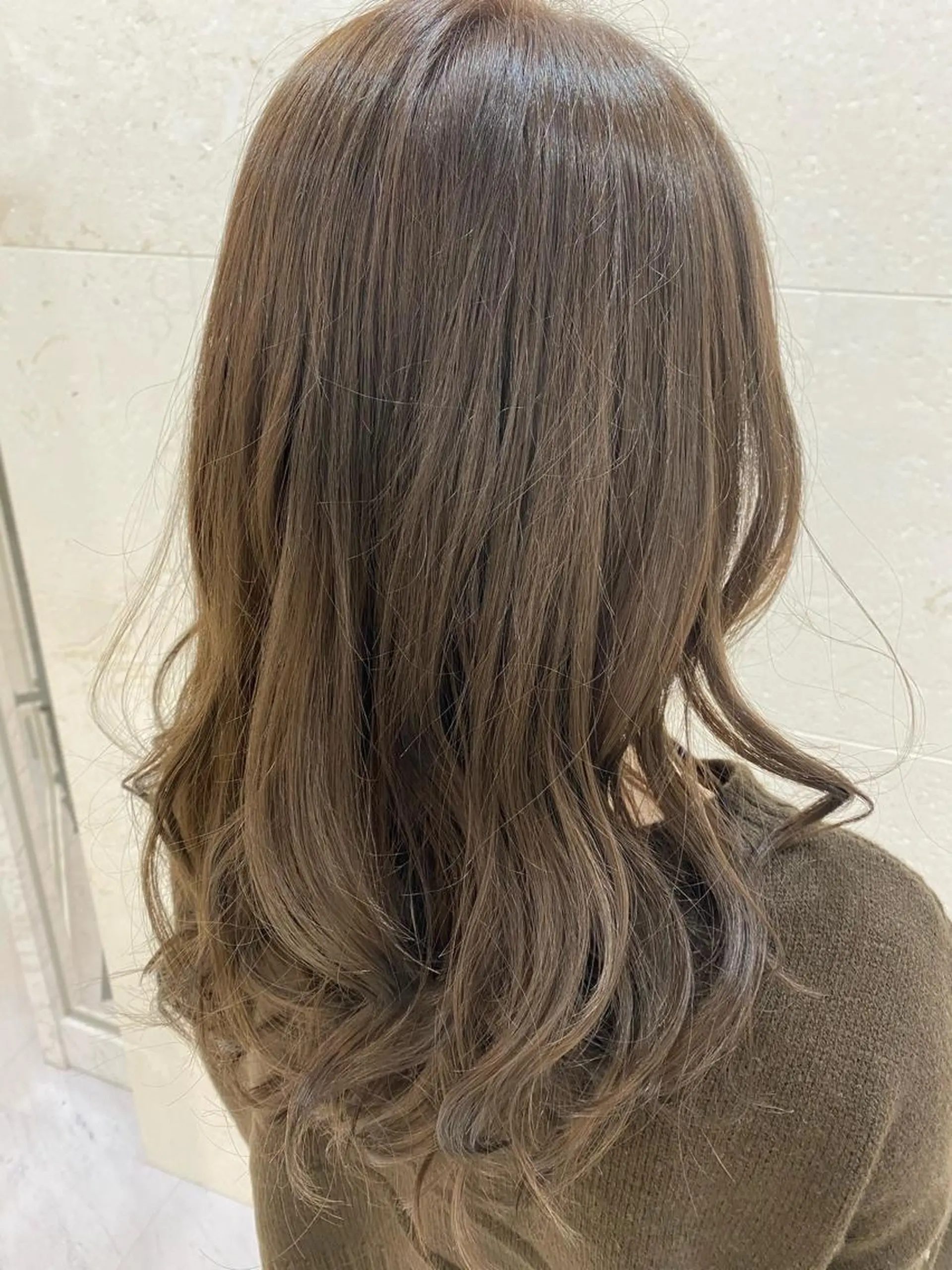 セミロング カラー グレージュ shanti 渡辺新也✂️のヘアスタイル