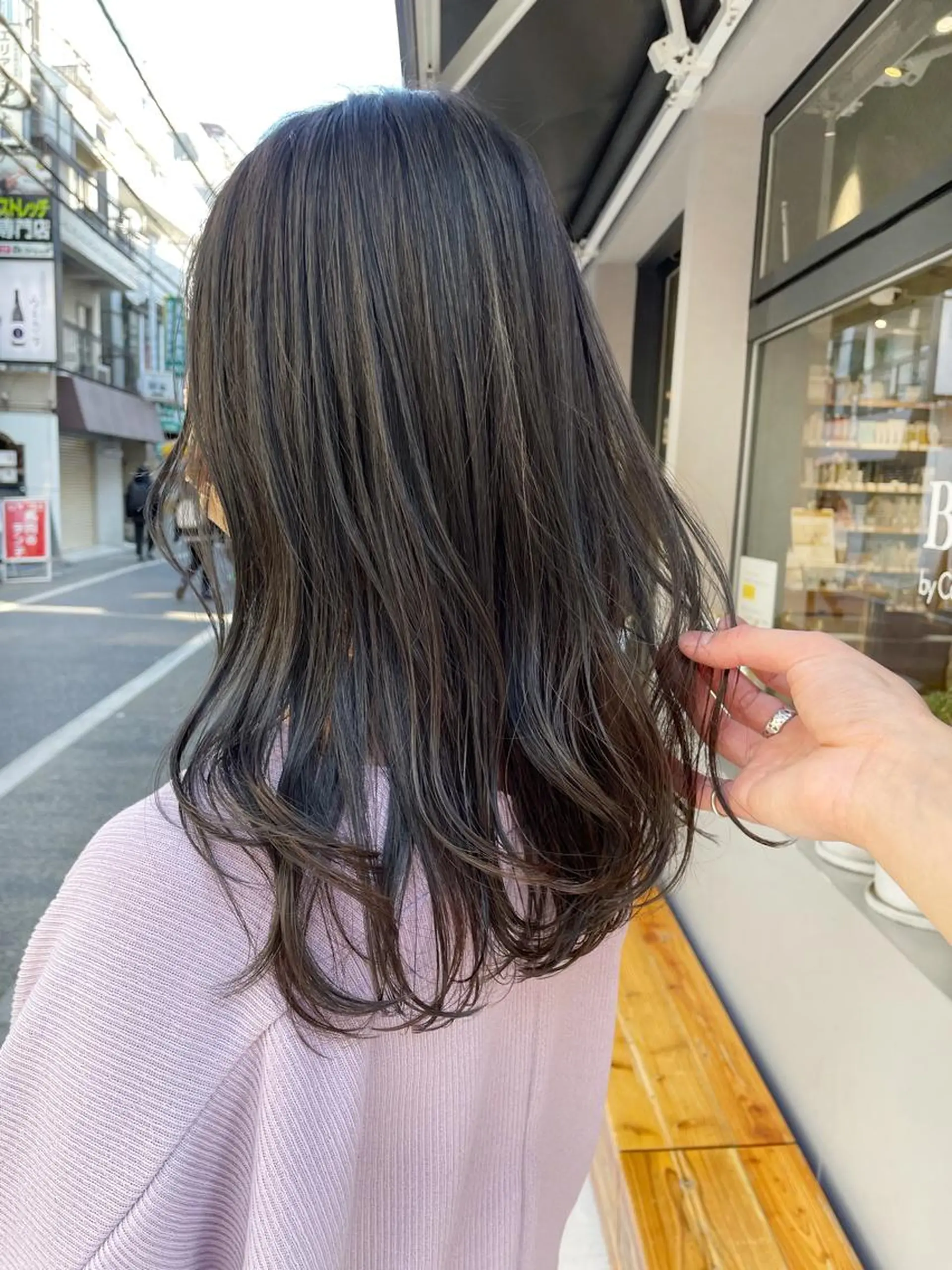 ロング カラー グレージュ オリーブグレージュ オリーブグレー カット ヘアカラー HIROKI ” stylistのヘアスタイル