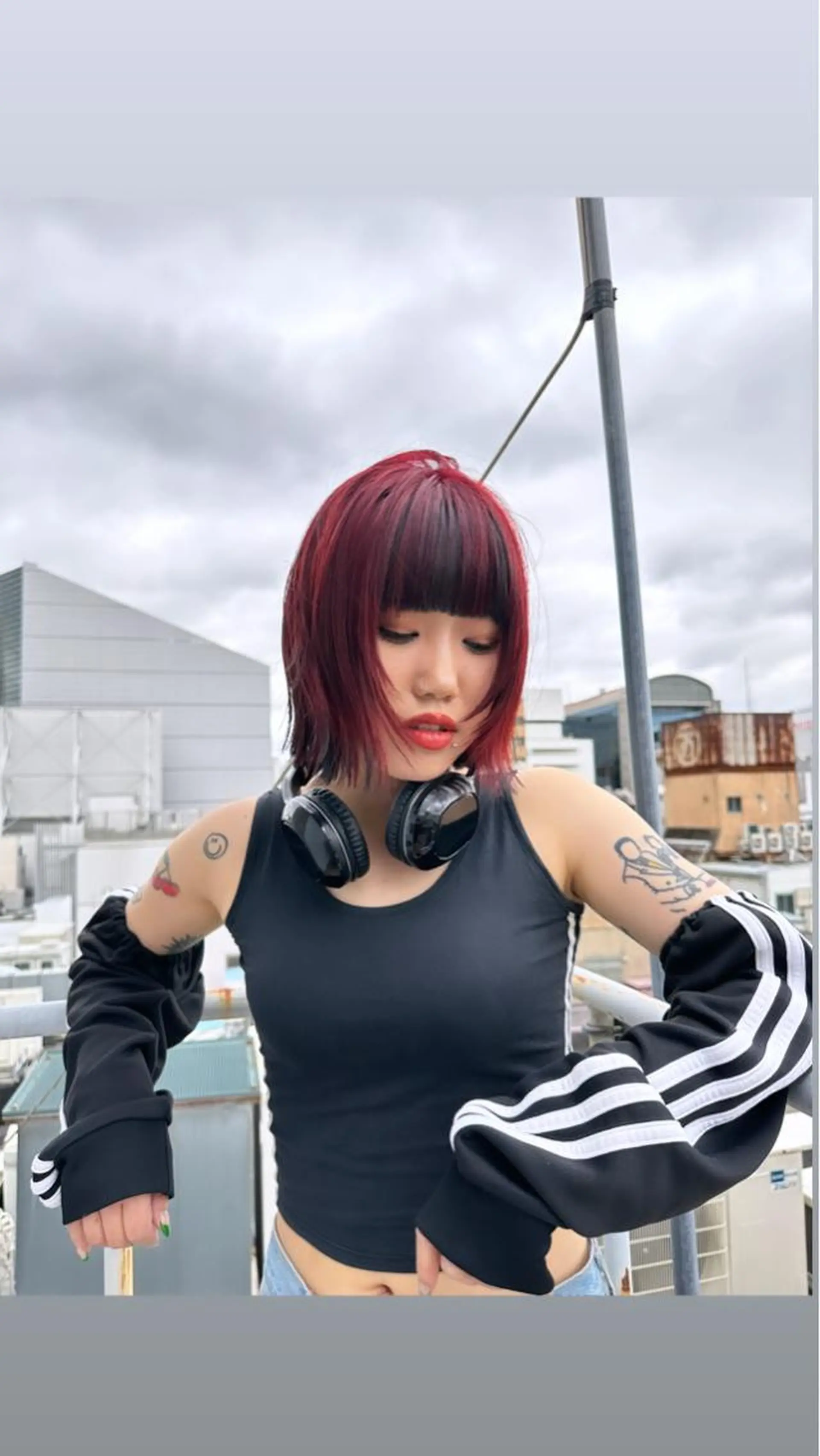 ミディアム カラー アディクシーカラー ブリーチ ケアブリーチ デザインカラー ハイトーンカラー カット ヘアカラー トリートメント ワンホンヘア ケラチン/Kaitoのヘアスタイル