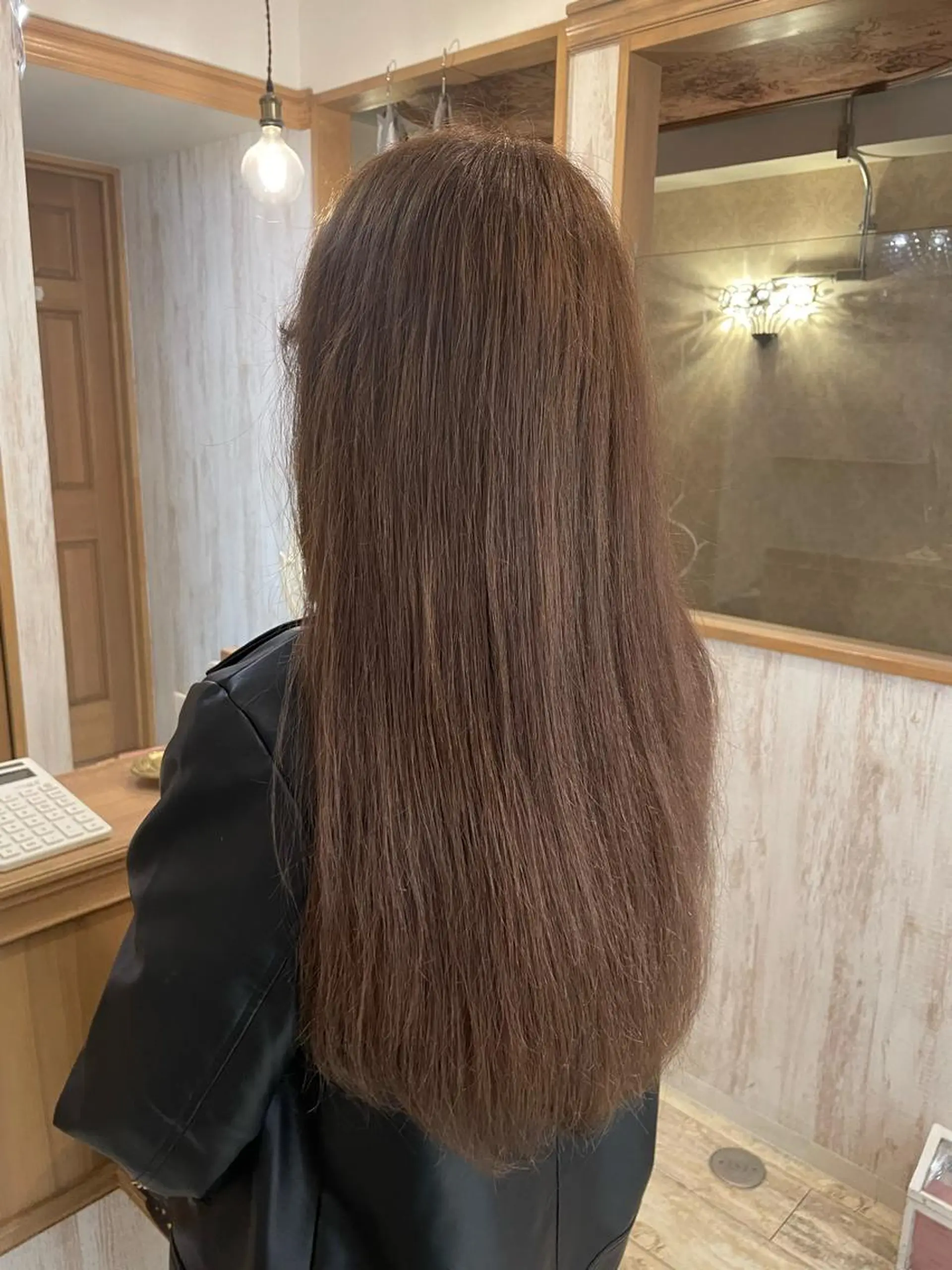 カラー ベージュカラー SHISEI所属・小野 明日香のヘアスタイル