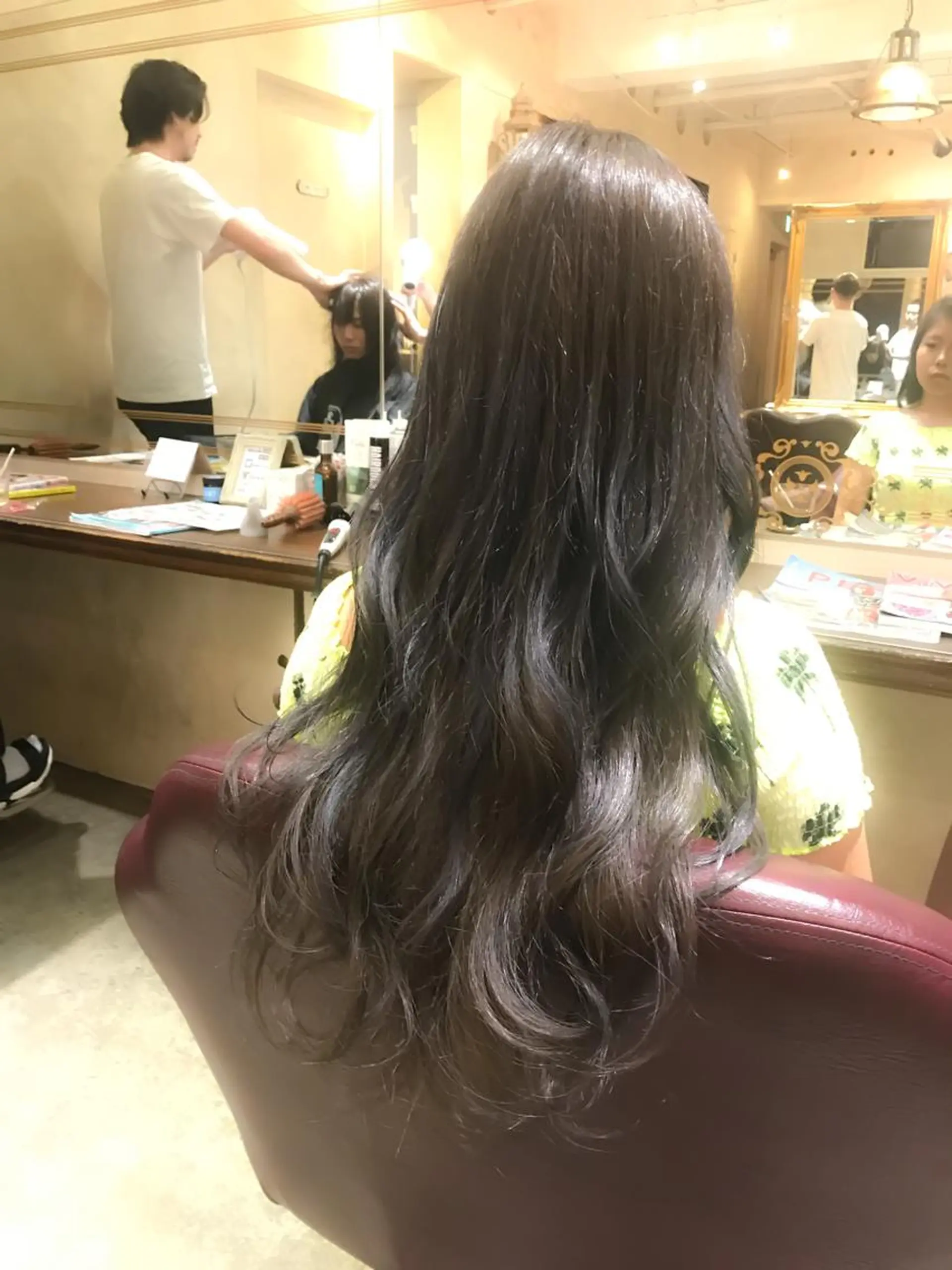 ロング カラー パーマ ハイライトカラー イルミナカラー シルバー ハイライト 🌈髪質改善💕 縮毛矯正✨青木まで✨のヘアスタイル