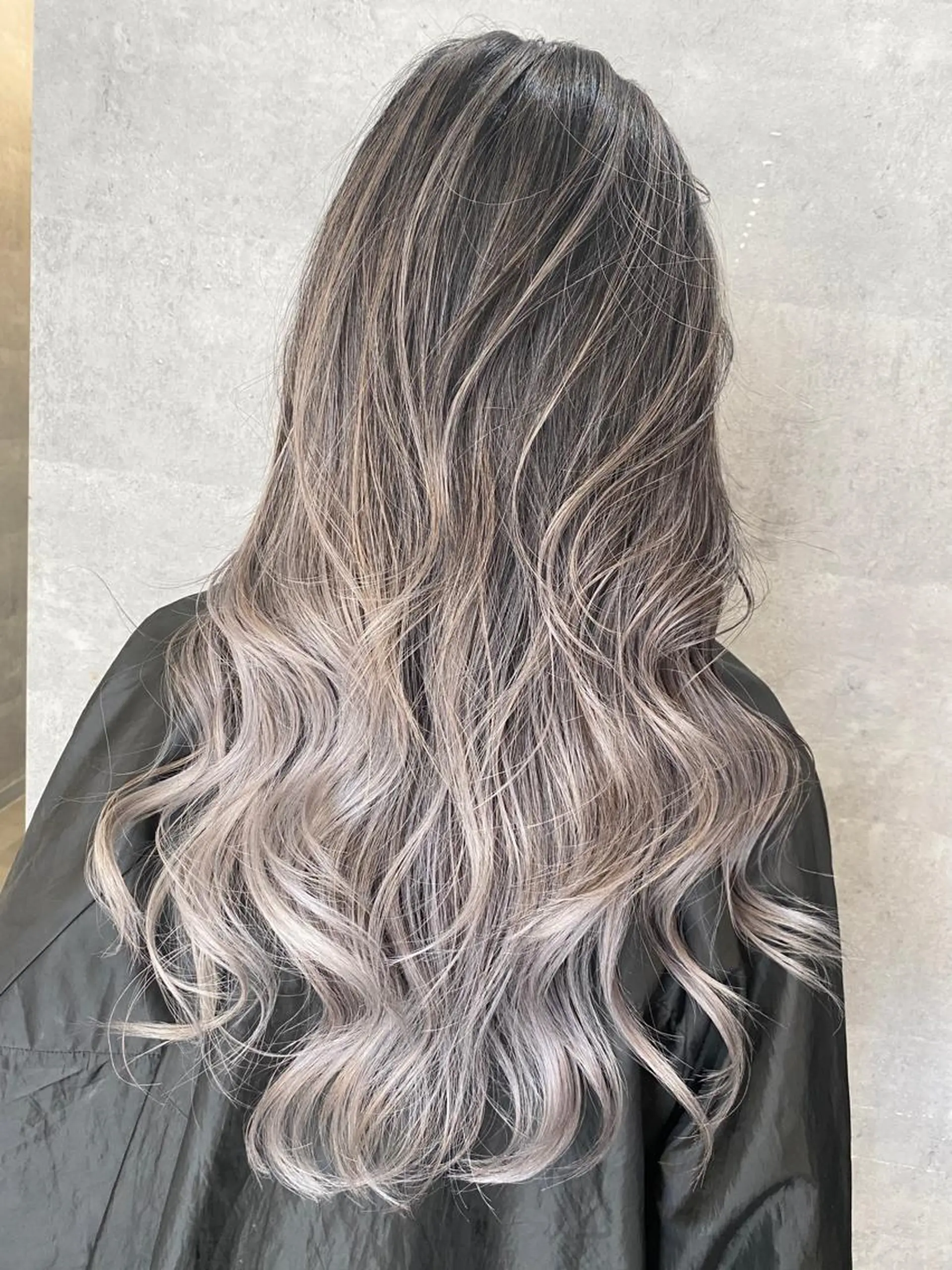 セミロング カラー ヘアアレンジ ネイル マツエク・マツパ ヘアカラー トリートメント 井上 一平のヘアスタイル