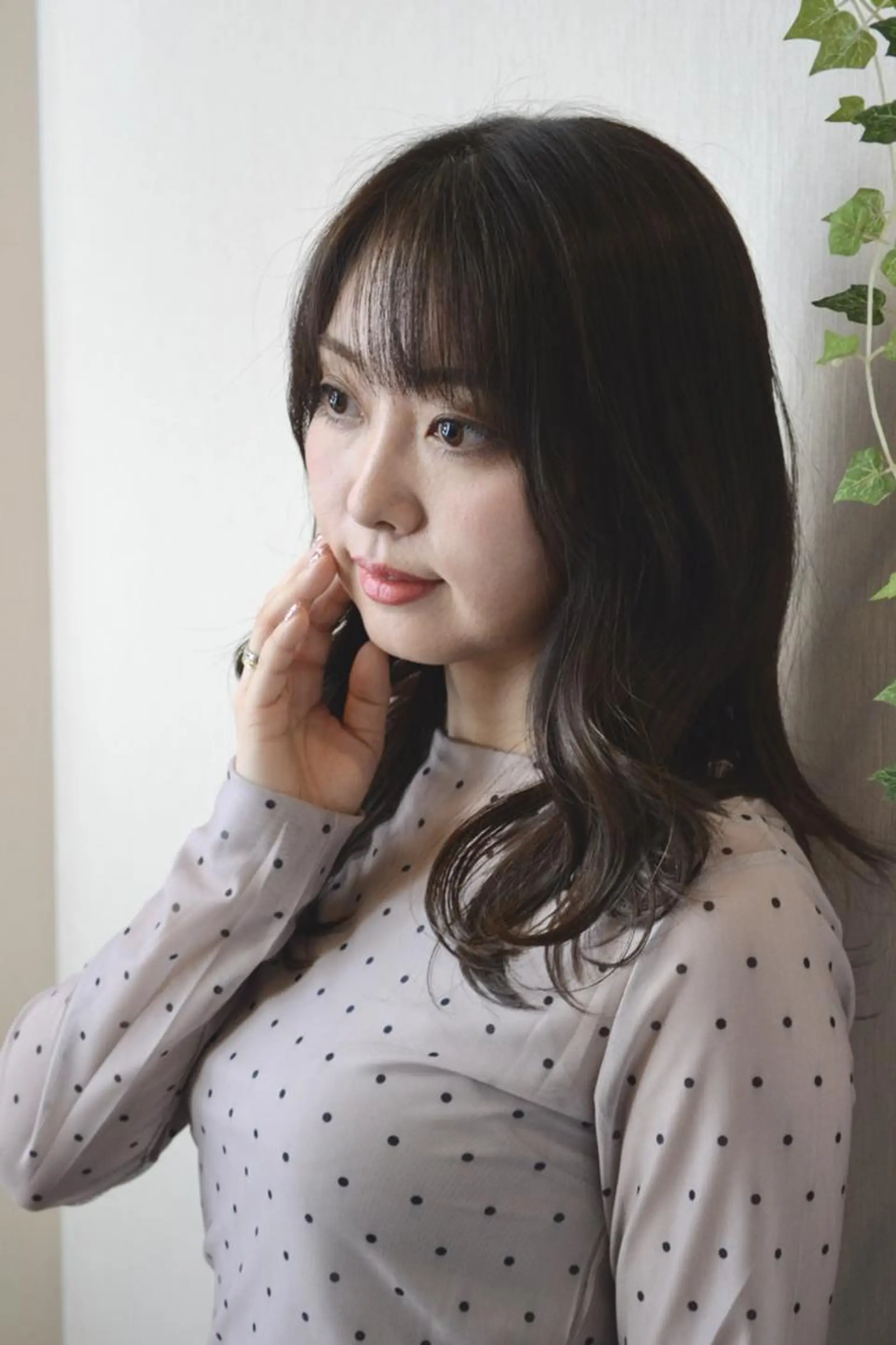 セミロング アッシュ 韓国風ヘア レイヤーカット ローレイヤー 撮影モデル 澤崎 希望のヘアスタイル