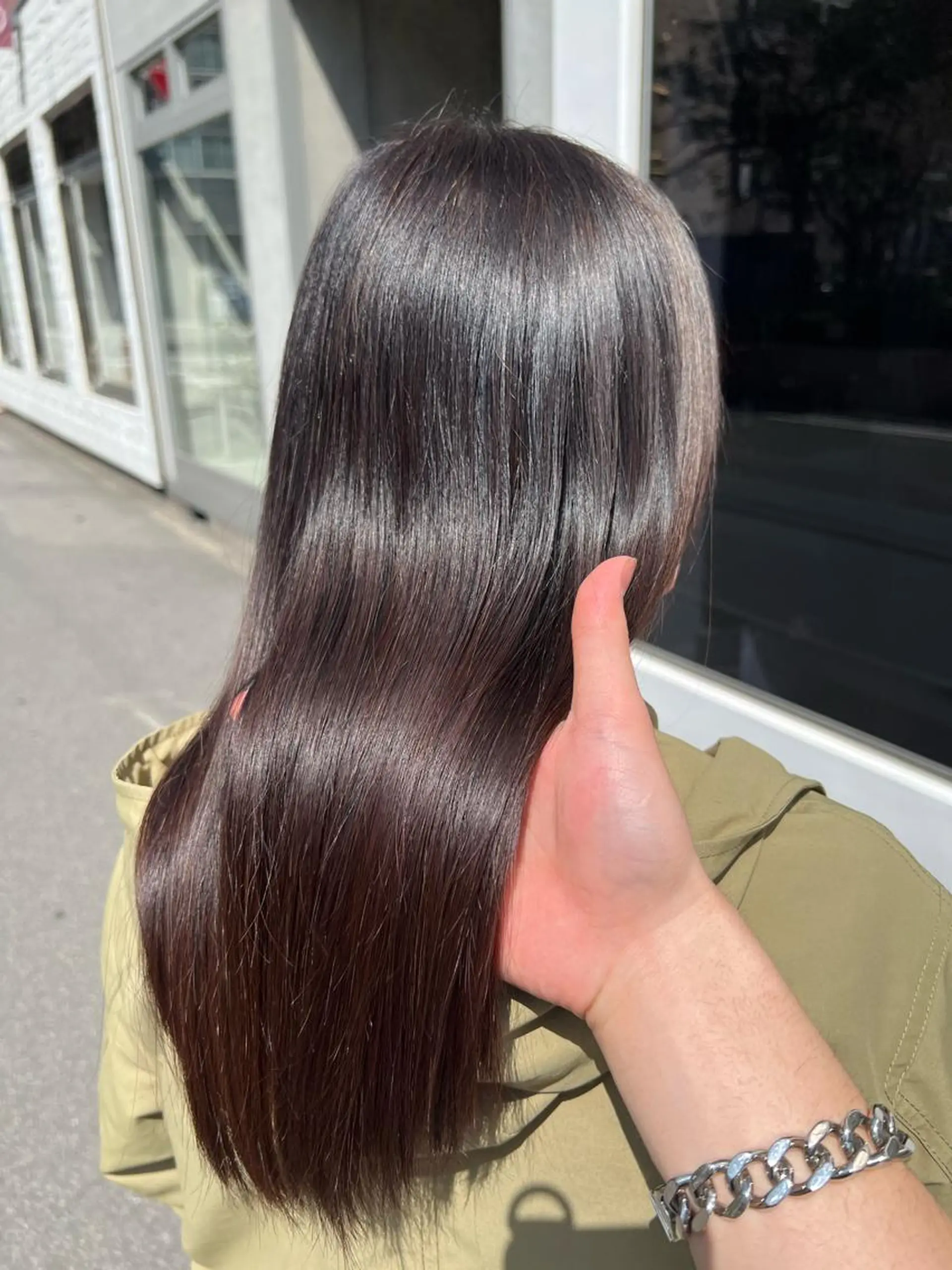 ロング カット ヘアカラー トリートメント よしのり genieeのヘアスタイル