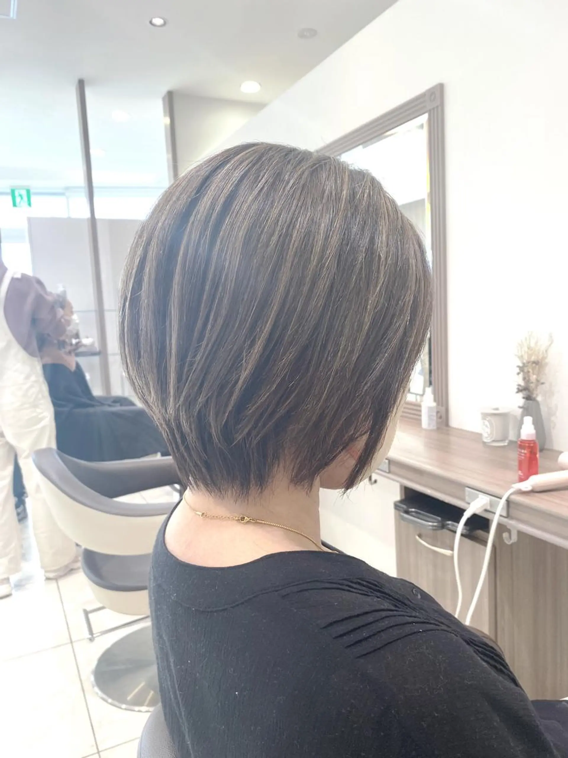 ショート カラー 田中 慎也のヘアスタイル