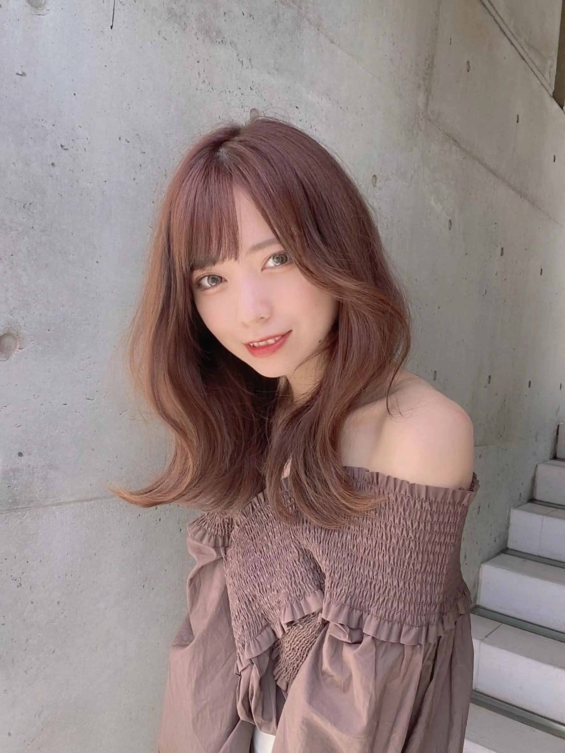 ミディアム カラー バレイヤージュ ブリーチ ケアブリーチ ダブルカラー ハイライトカラー 新宿✨顔周りカット 韓国ヘア/坂本亜裟海のヘアスタイル