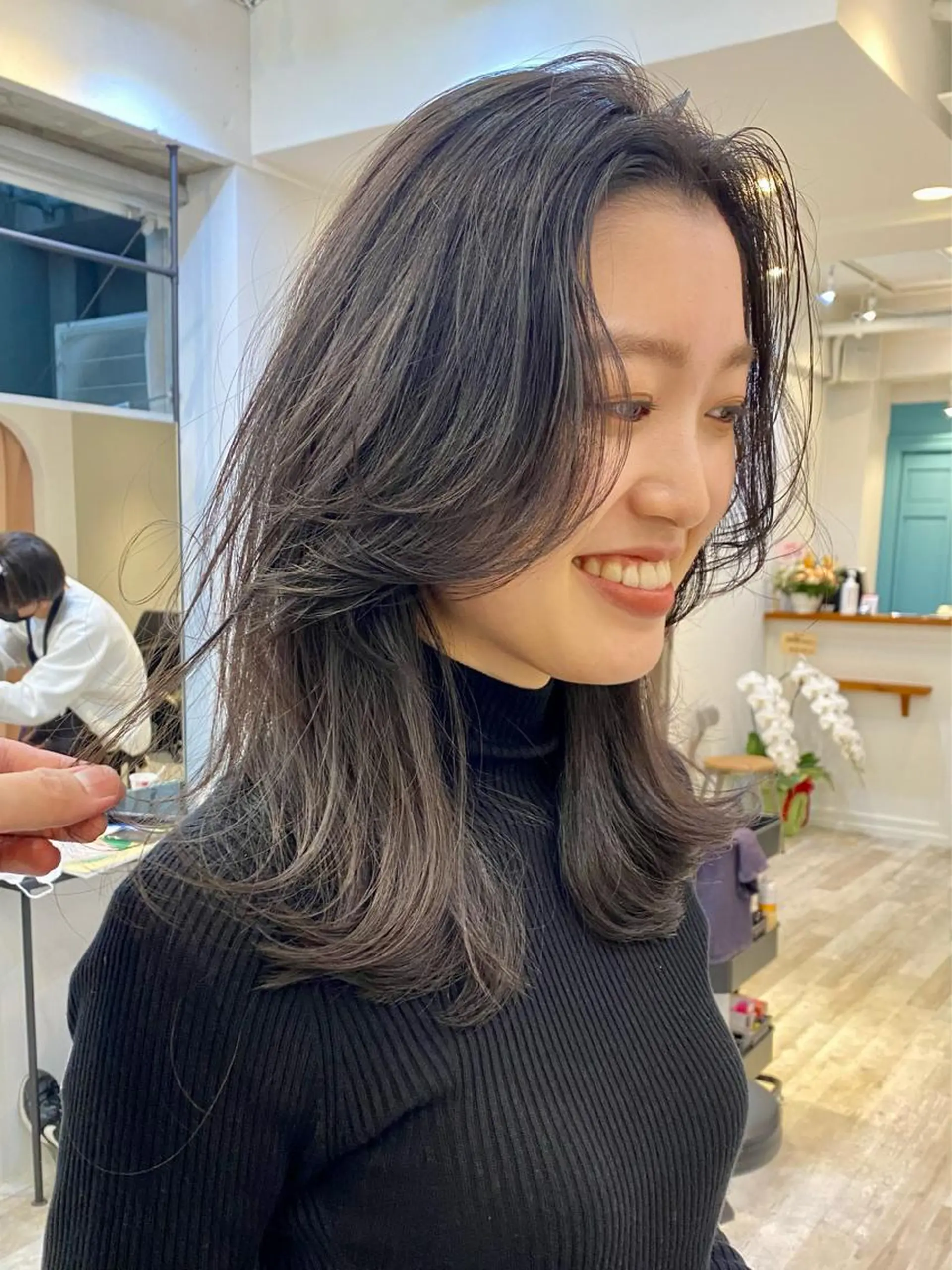 セミロング カラー パーマ ヘアアレンジ メンズ キッズ ネイル マツエク・マツパ アイブロウ 結婚式・ブライダル メンズバレイヤージュ メンズブリーチ メンズハイライト メンズハイトーン 韓国風×透明感カラー 髪質改善オタベシンヤのヘアスタイル