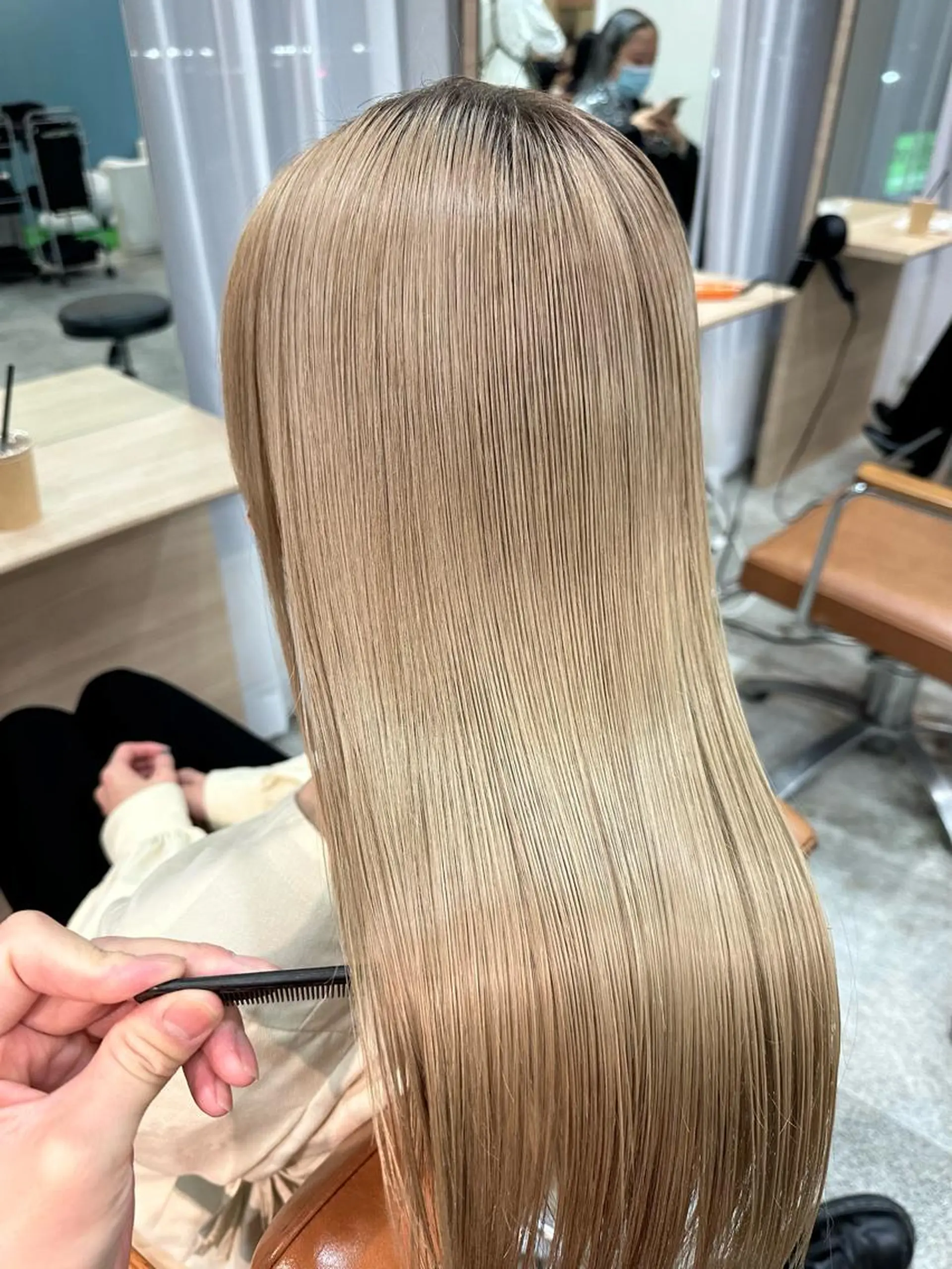 セミロング カラー セミロングパーマ アッシュ ベージュカラー ブリーチ ブラウンカラー トリートメント 👑髪質改善の匠👑 サンジョウ ユウキのヘアスタイル