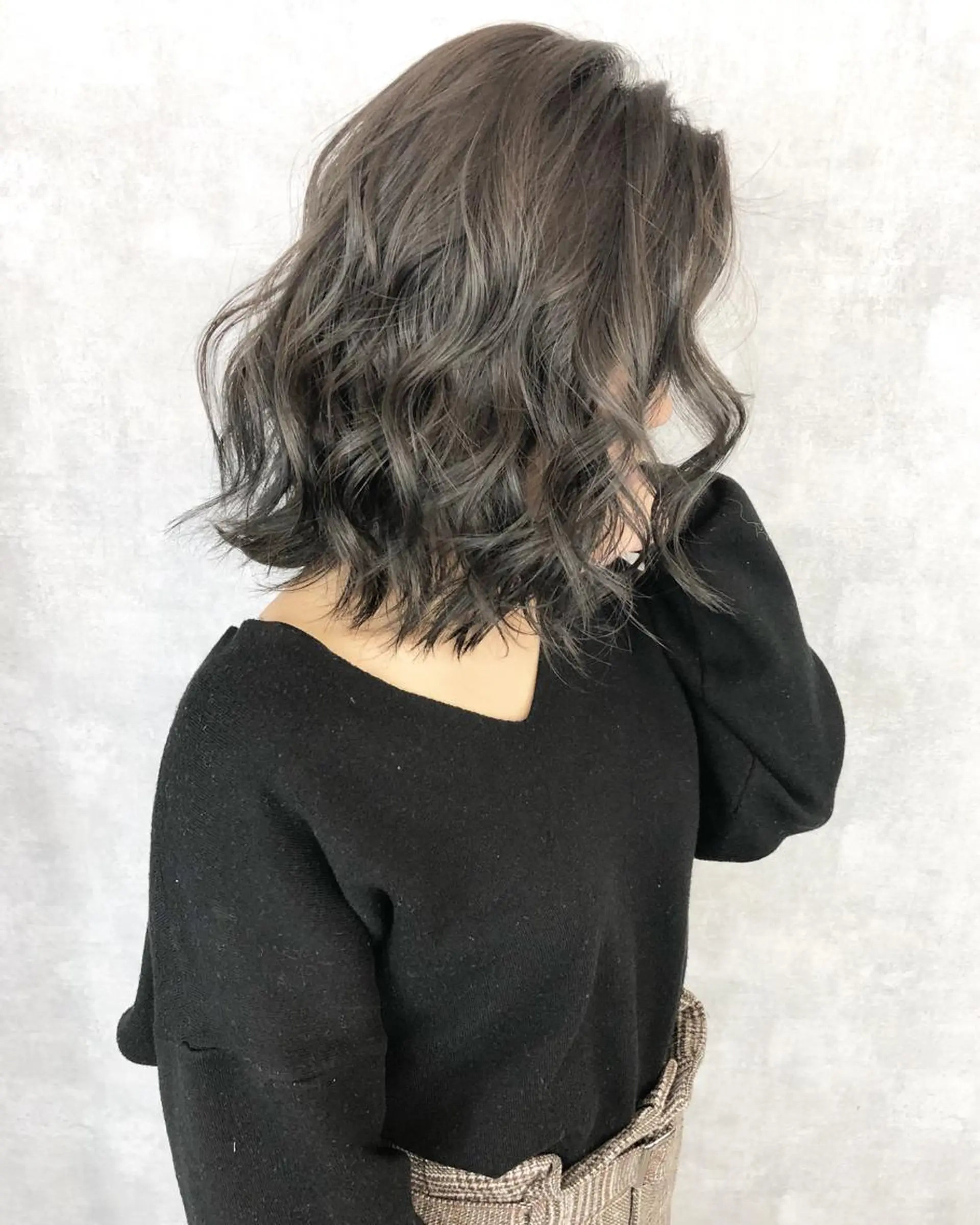 ミディアム カラー グレージュ レイヤーカット BLend 渋谷のヘアスタイル