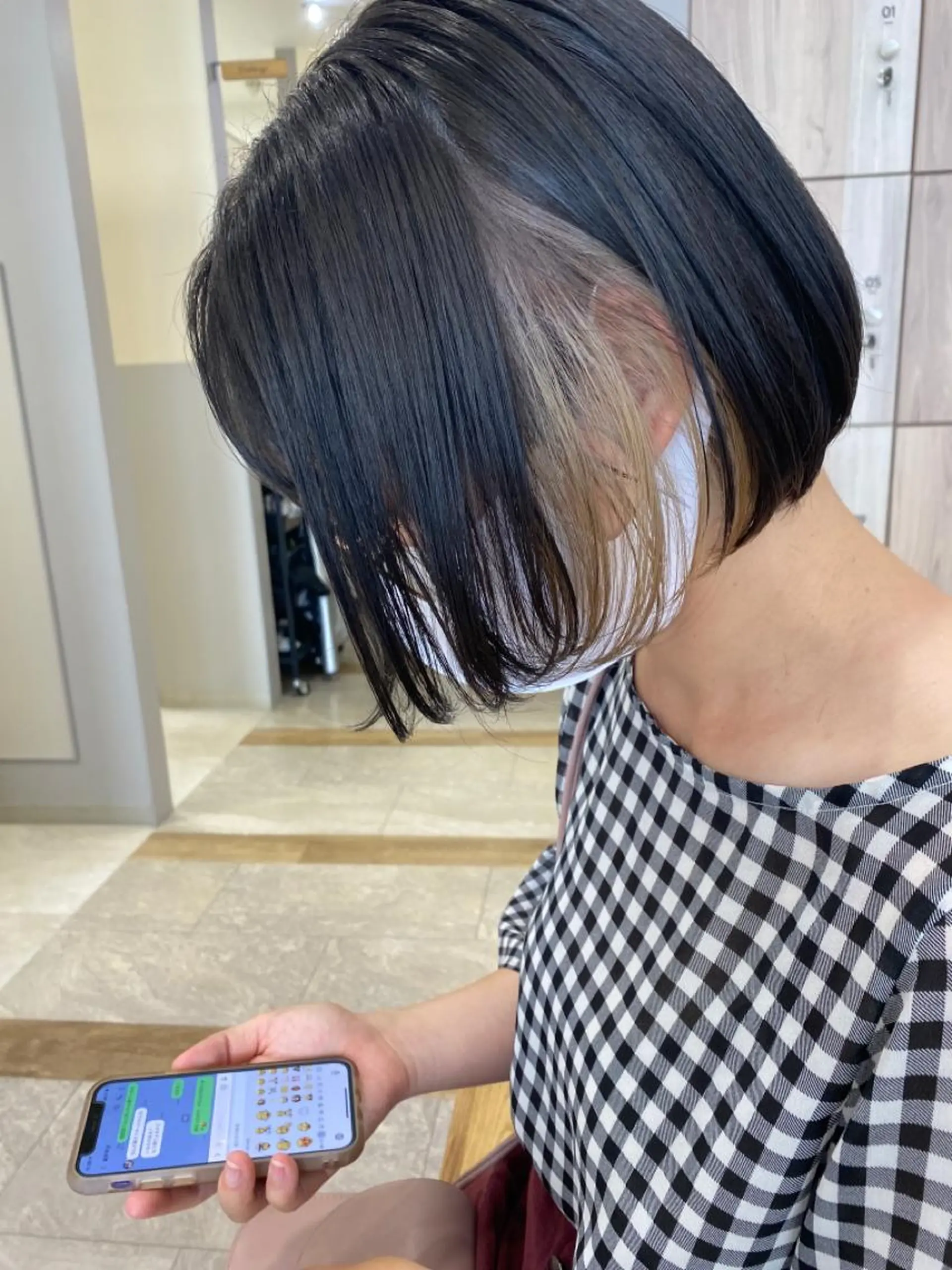 ミディアム カラー THE DAY所属・AKI HASHIMOTOのヘアスタイル