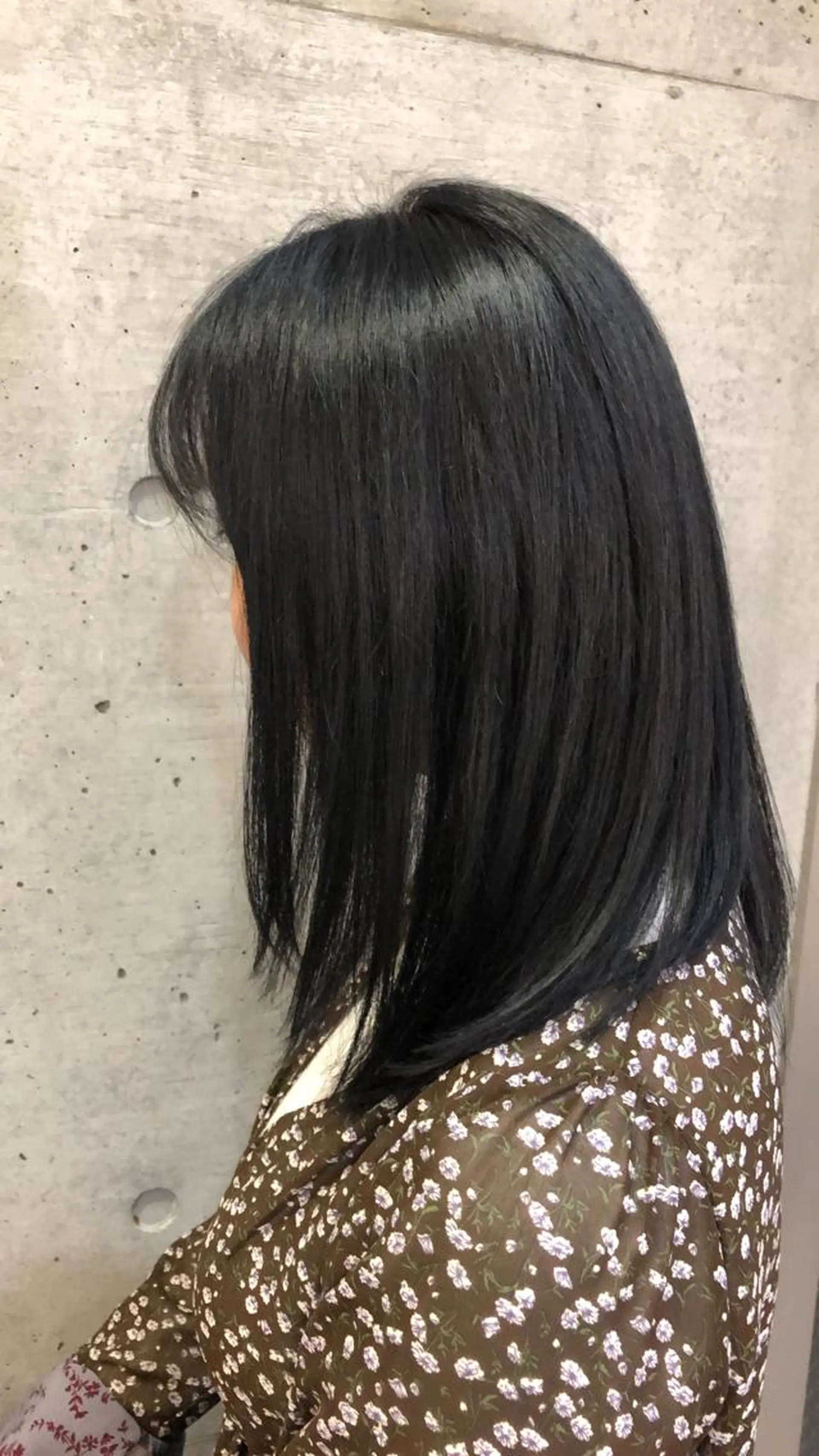 ミディアム カラー ブルーカラー ネイビーカラー ヘアカラー 大栗 佑也  髪質改善のヘアスタイル