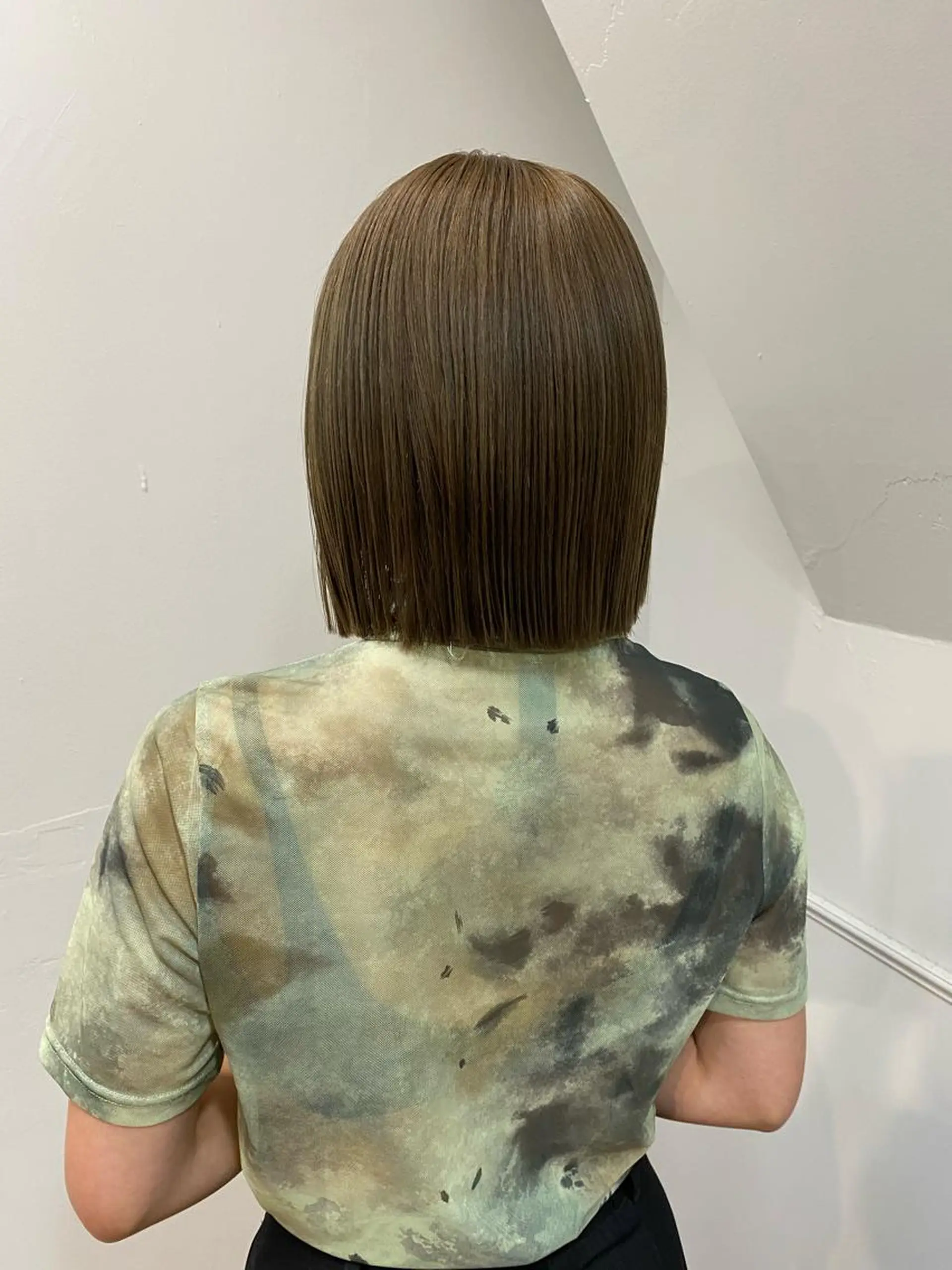 ミディアム カラー ヘアアレンジ 切りっぱなしボブ ベージュカラー ブリーチ ダブルカラー グレージュ 韓国ヘア×髪質 改善🇰🇷シオリのヘアスタイル