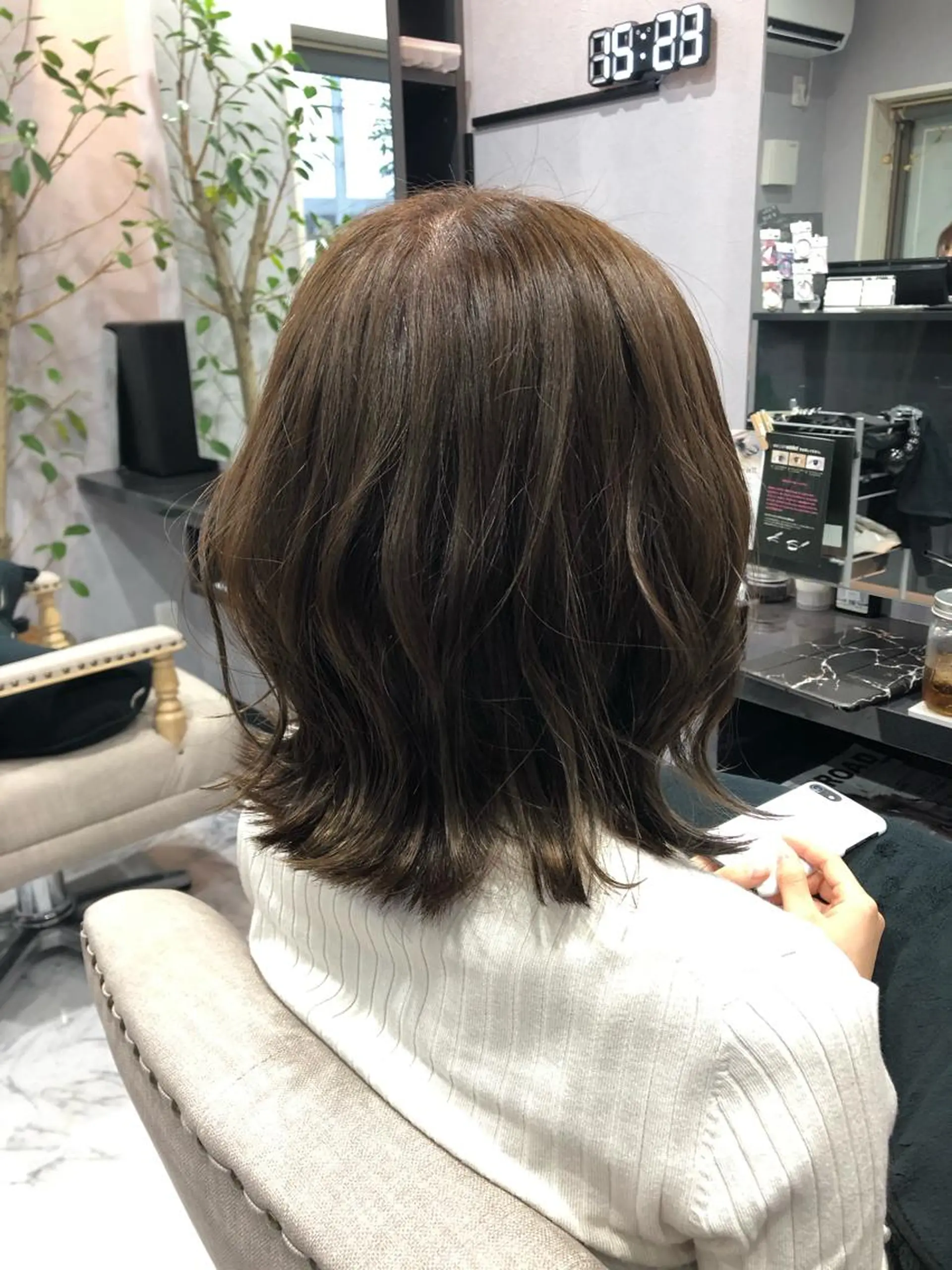 ミディアム カラー カット ヘアカラー トリートメント FAVORE 【ファヴォーレ】のヘアスタイル