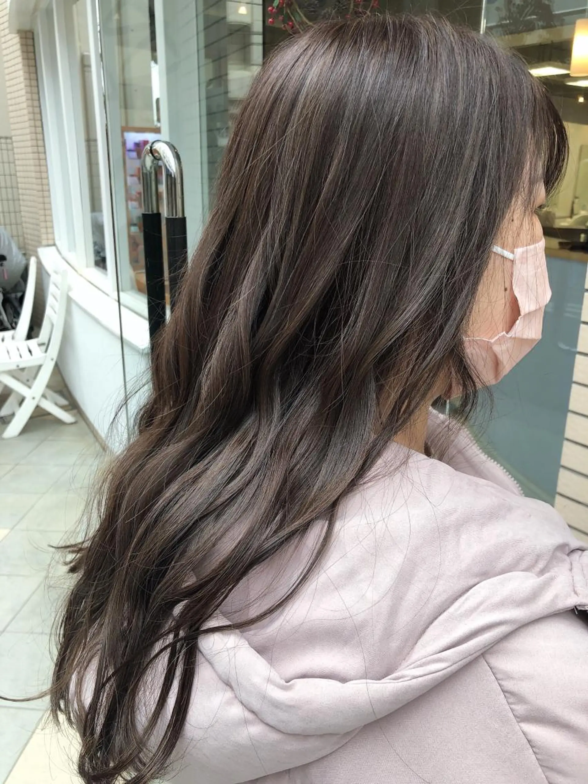 ロング ハイライト ヘアカラー 阿部 美咲のヘアスタイル