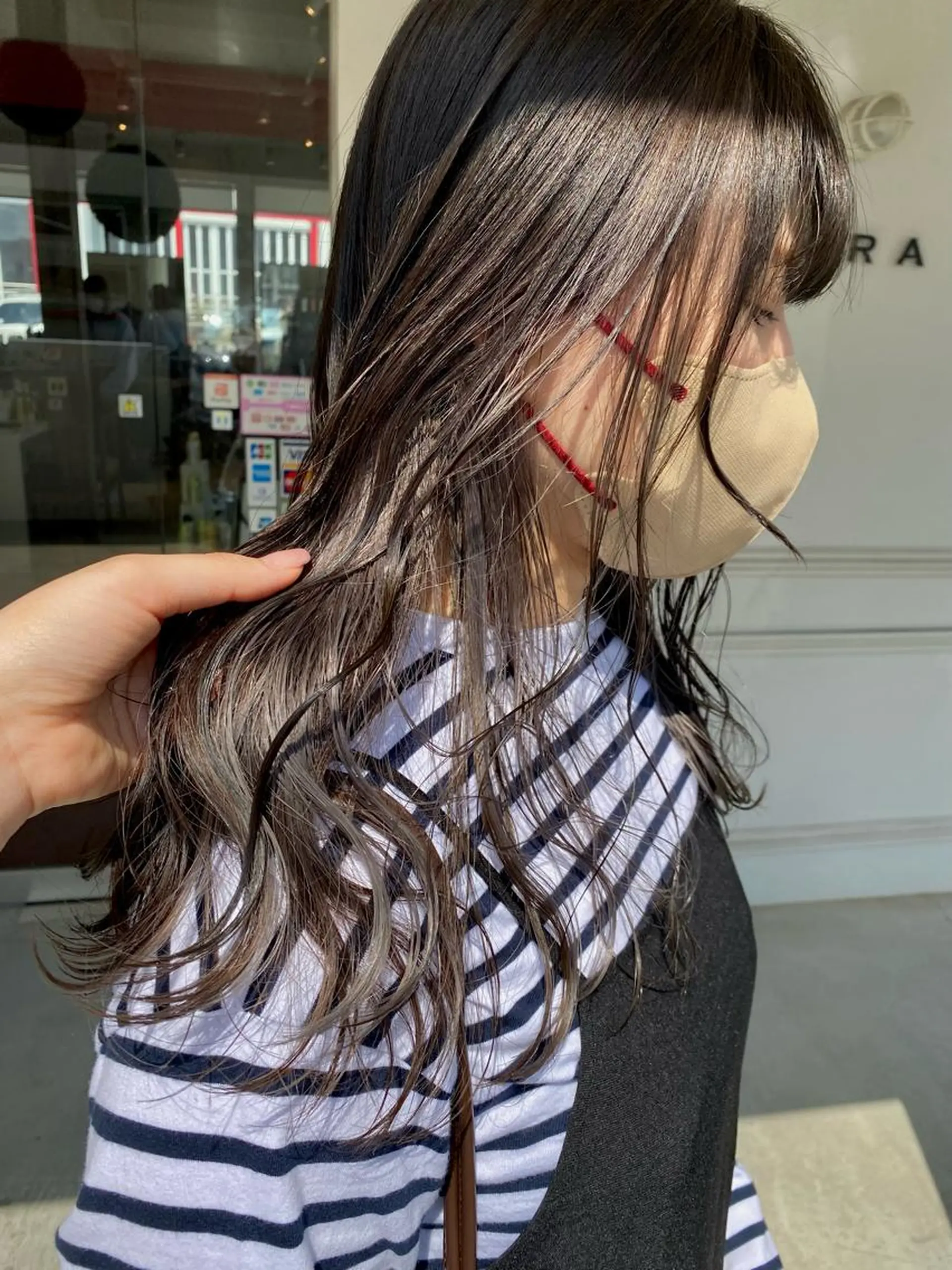 ロング カラー ベージュカラー ホワイトベージュ カット ヘアカラー 鹿児島 聖来のヘアスタイル