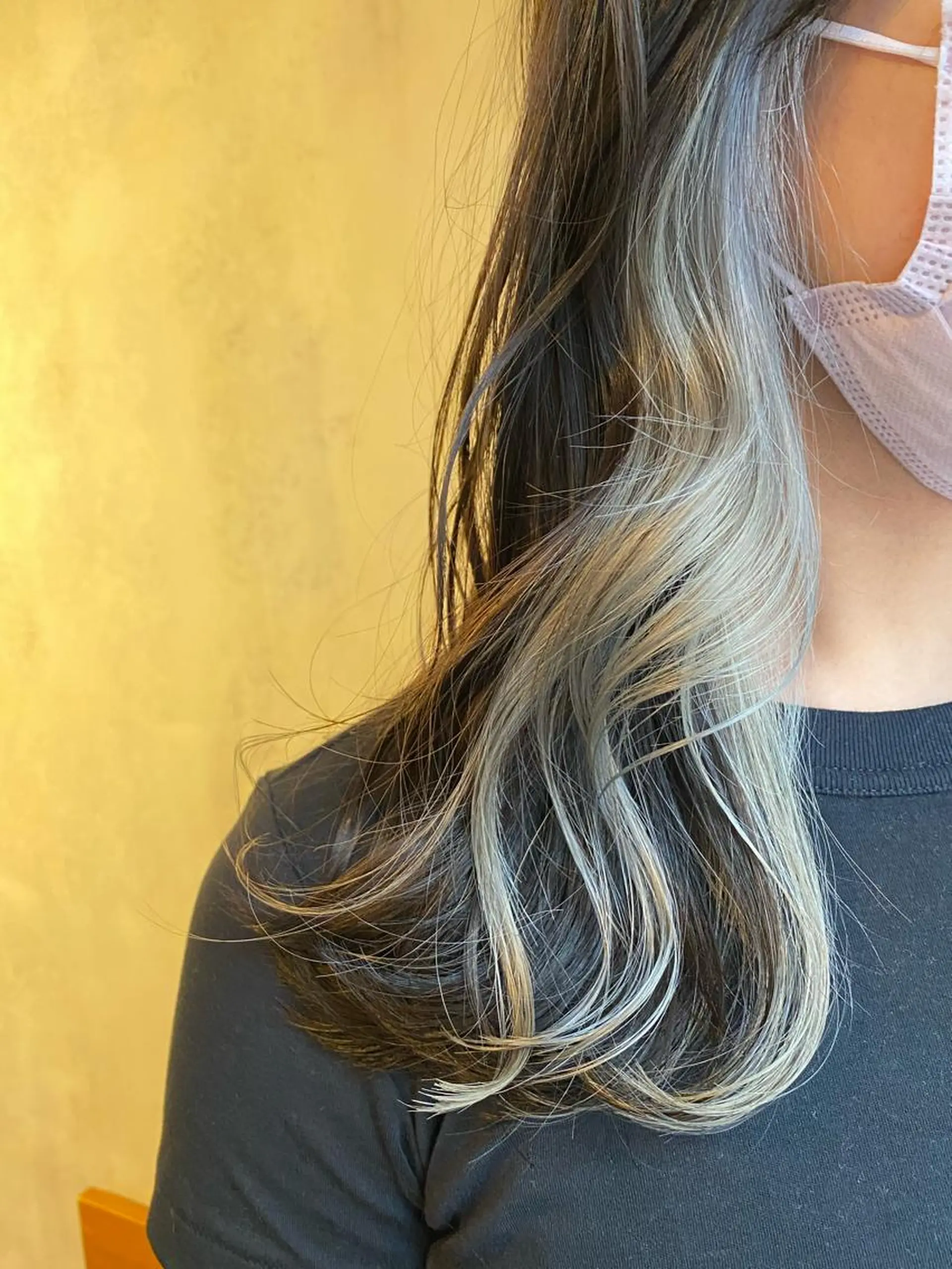 ミディアム カラー ブリーチ カット ヘアカラー トリートメント ツキノキ ミナのヘアスタイル