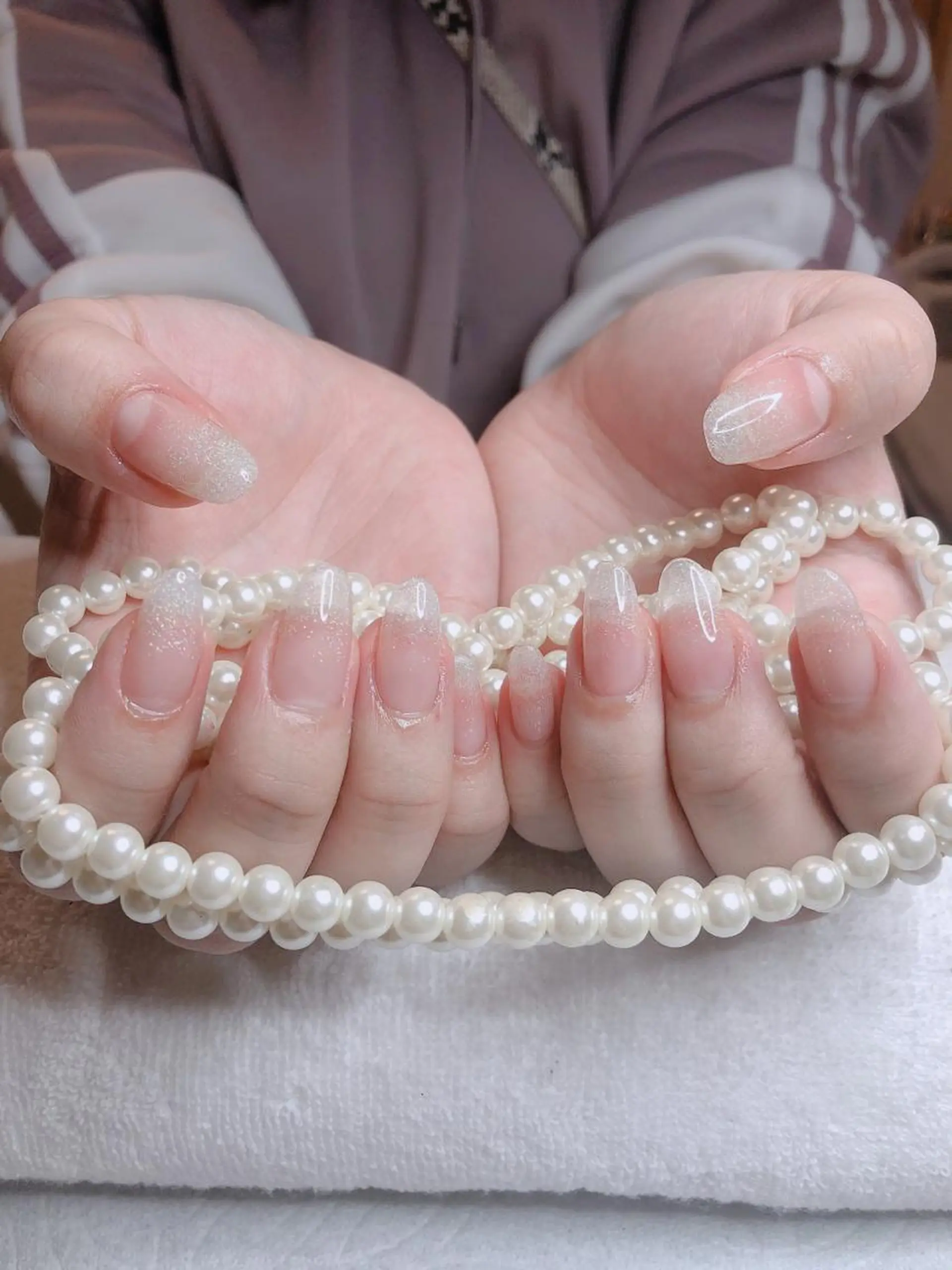 ミディアム ネイル グラデーション ハンドネイル 長さ出し専門 nynaのネイルデザイン