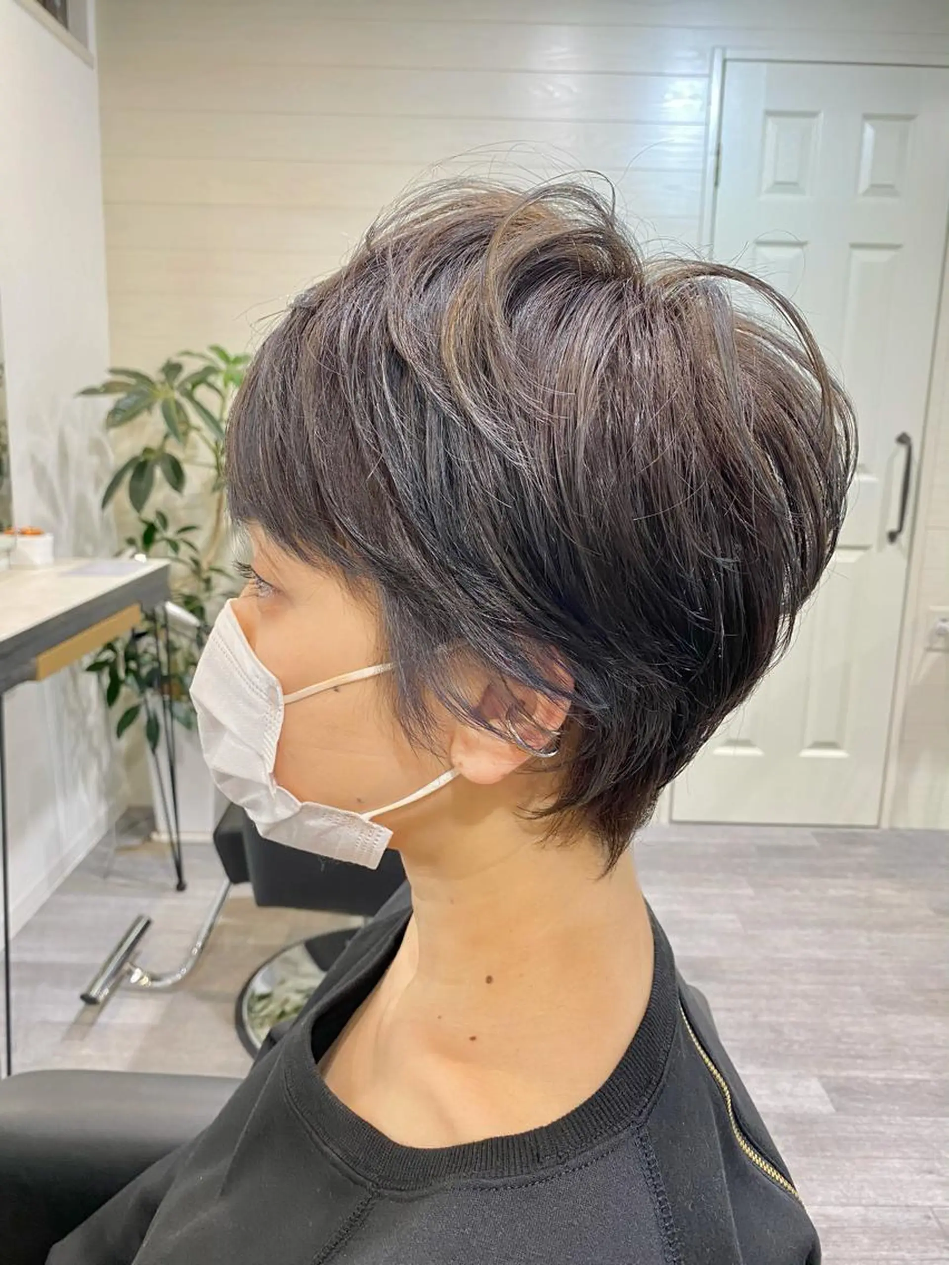 ショート カラー ハンサムショート アディクシーカラー バレイヤージュ ブリーチ ケアブリーチ カット トリートメント unpeu hair  二条所属・先着1名様限定 カット無料のヘアスタイル