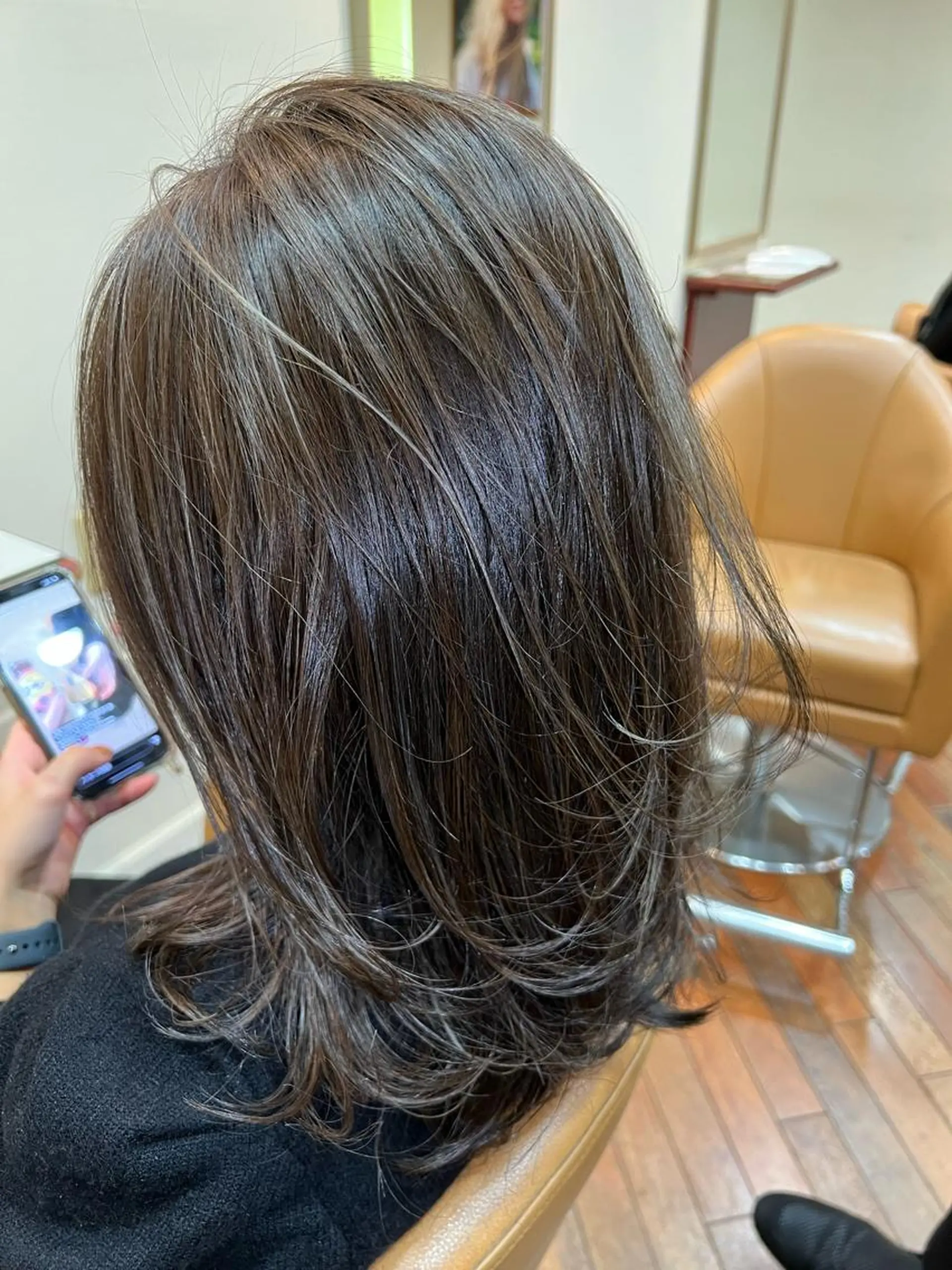 ミディアム カラー ブリーチ ハイライトカラー ハイライト カット 似合わせカット/ すずきたつやのヘアスタイル