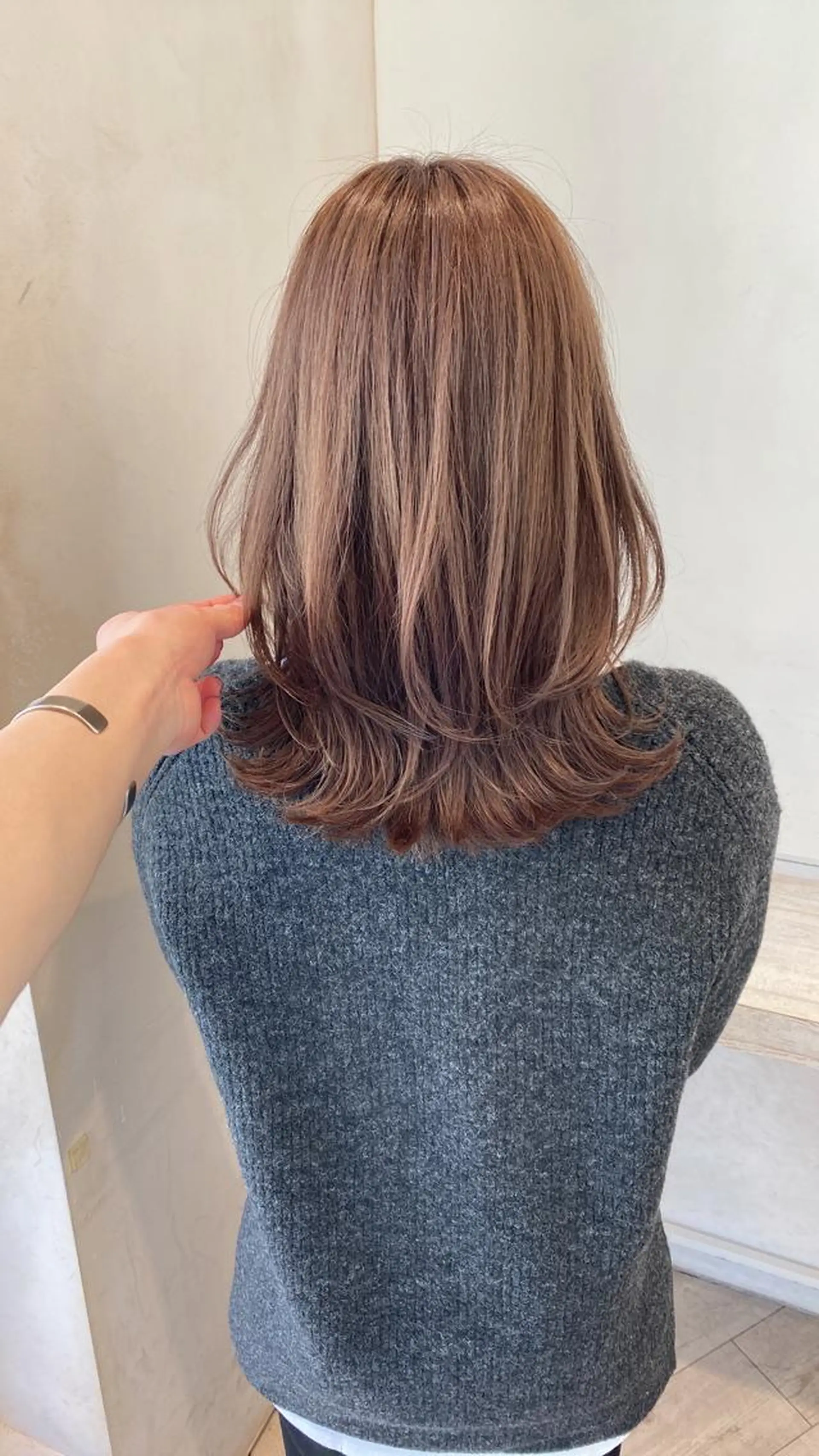 ミディアム くびれヘア 髪質改善 縮毛矯正 前髪顔まわりカット 🌈中村海聖のヘアスタイル