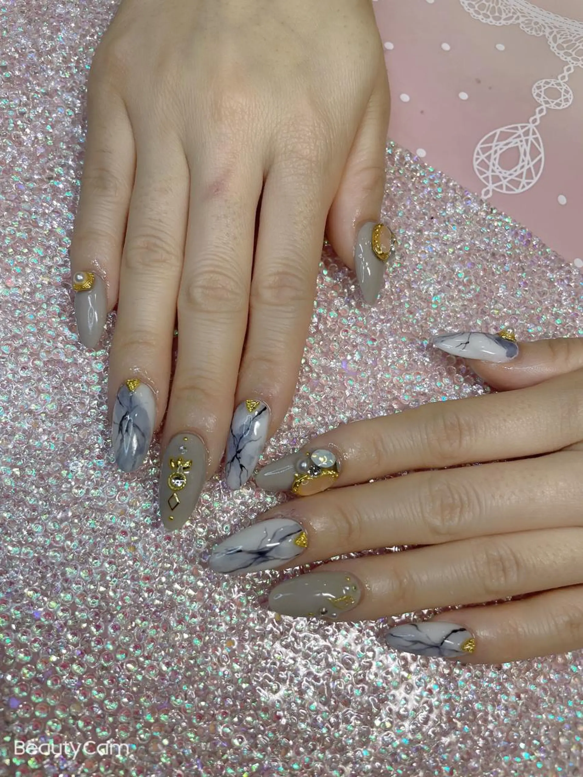 ミディアム ネイル ハンドネイル 《LB》ラブリエ Nail&eyeのマツエク・マツパデザイン