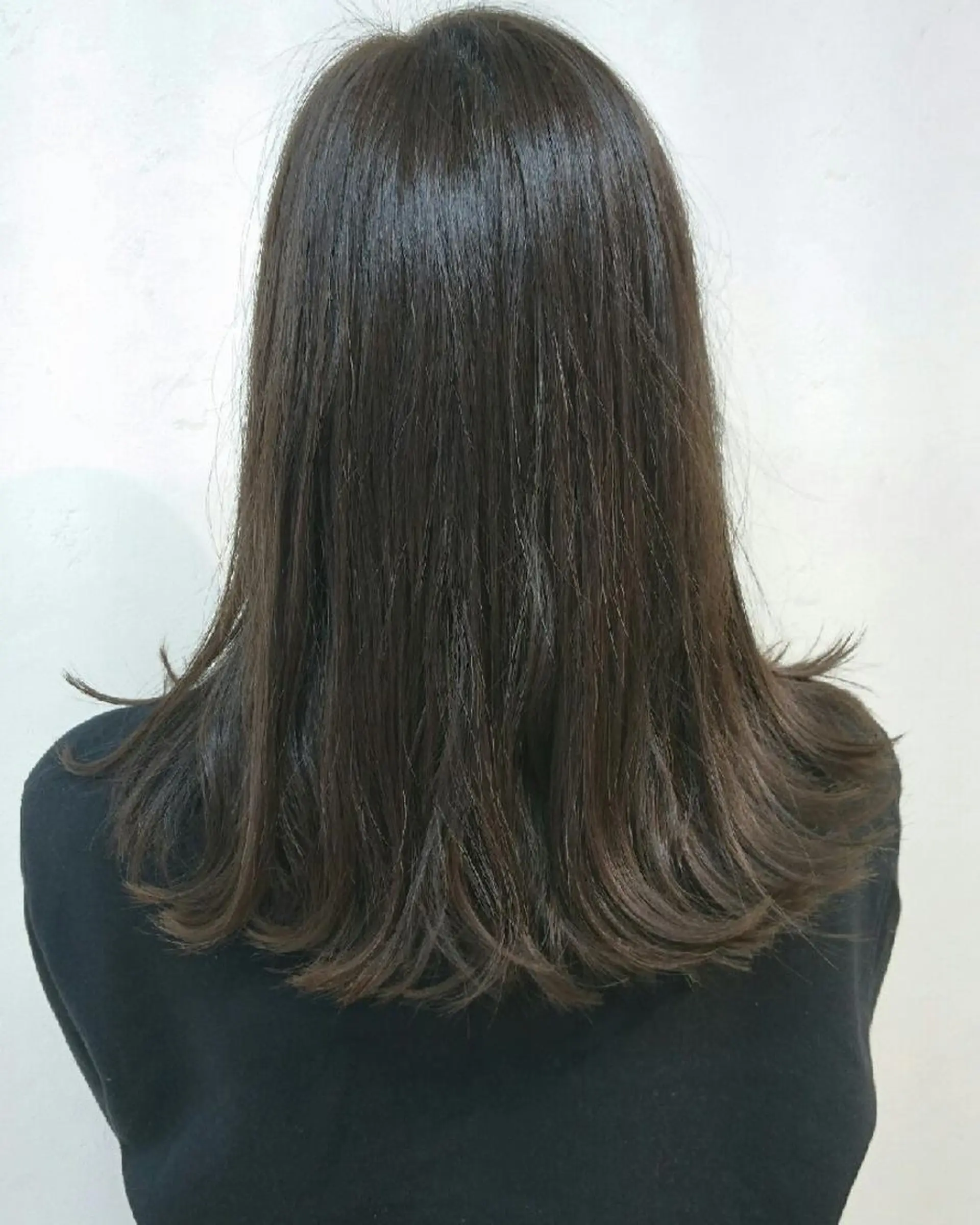 ミディアム ヘアアレンジ 透明感ハイライト◎ 伊藤夏海のヘアスタイル