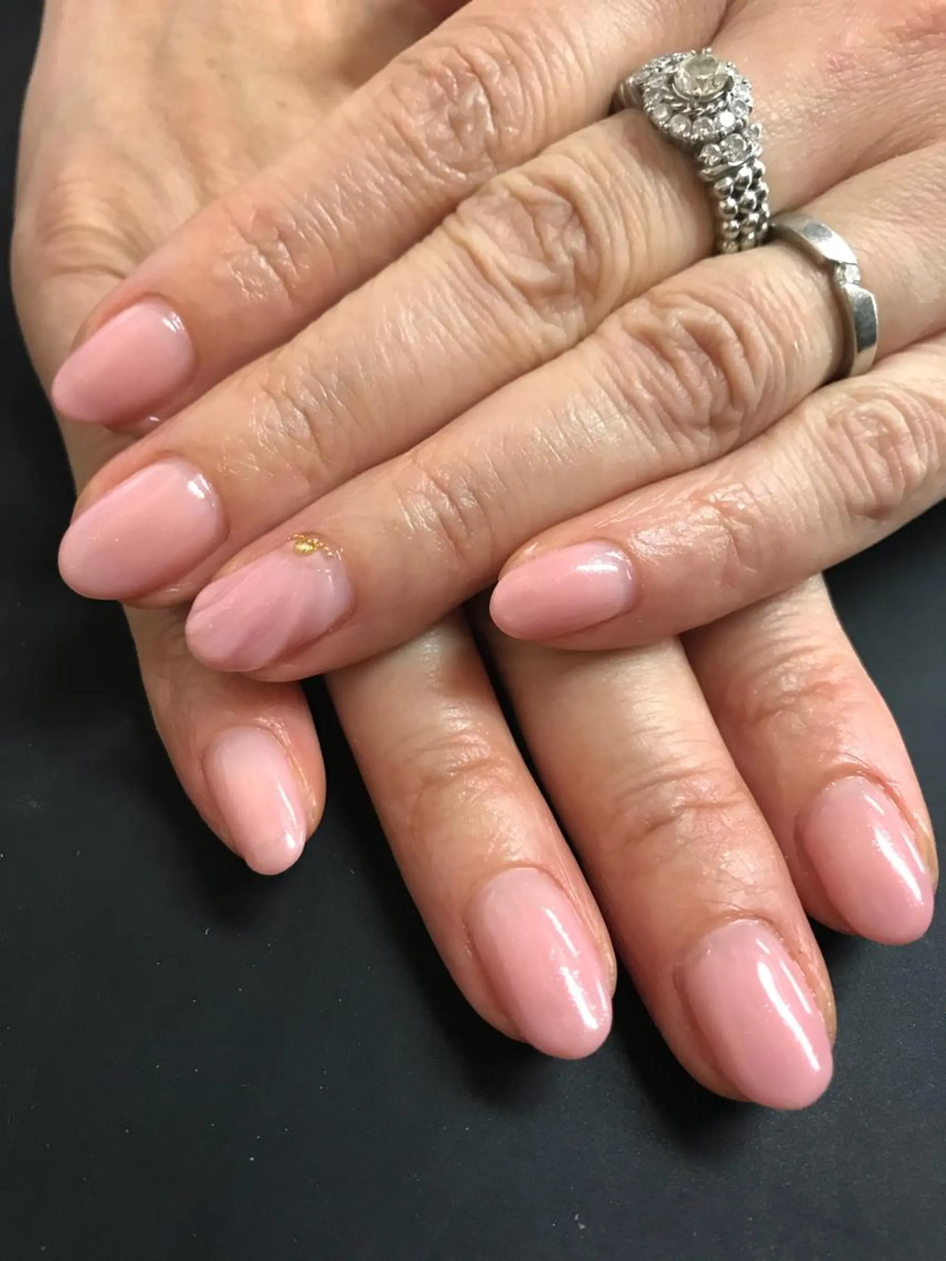 ネイル ハンドネイル みんなの店所属・仲谷 つかさのエステ・リラクイメージ