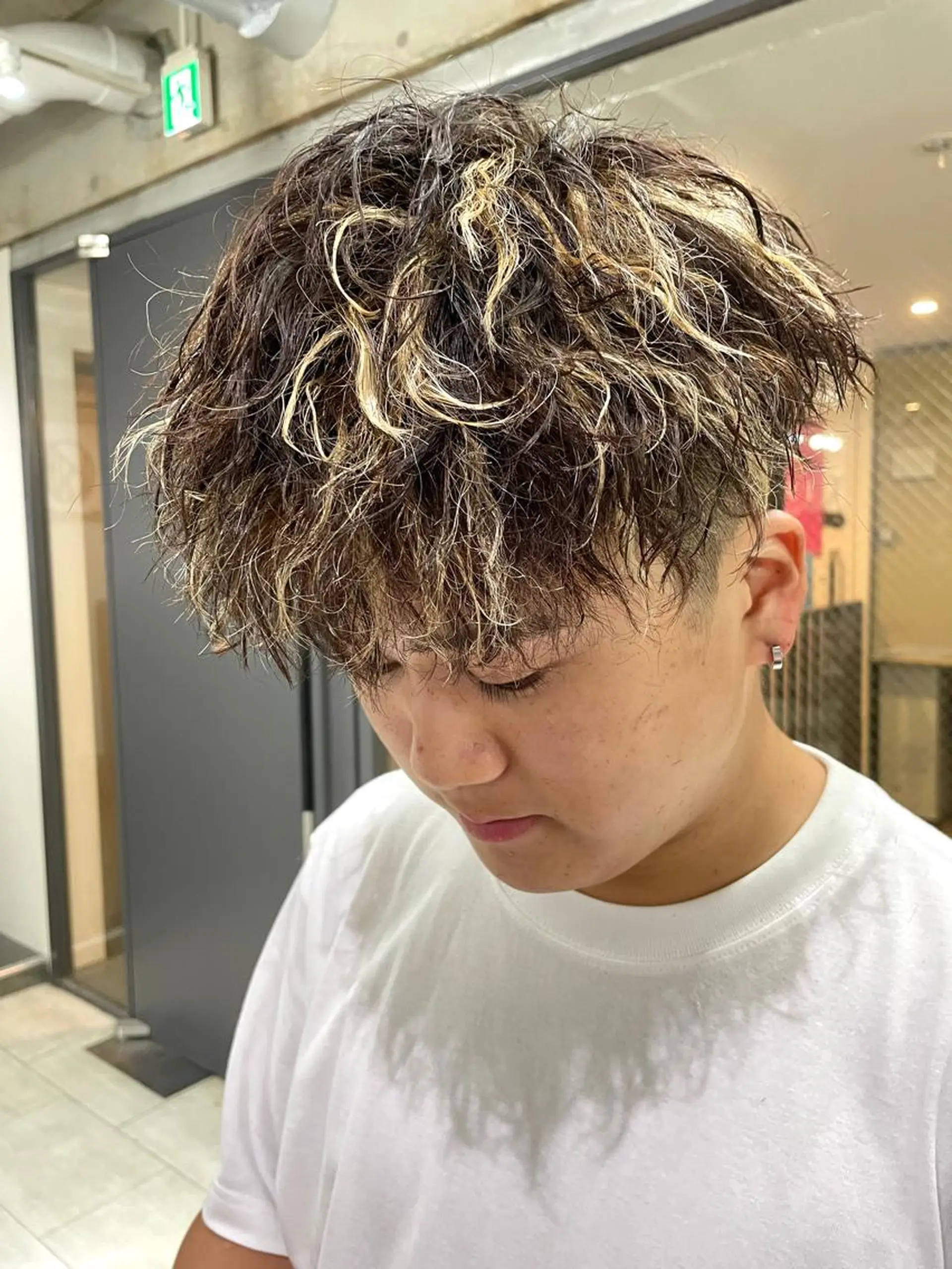 パーマ メンズ Kvell&Co.所属・ハイトーン カラーのヘアスタイル
