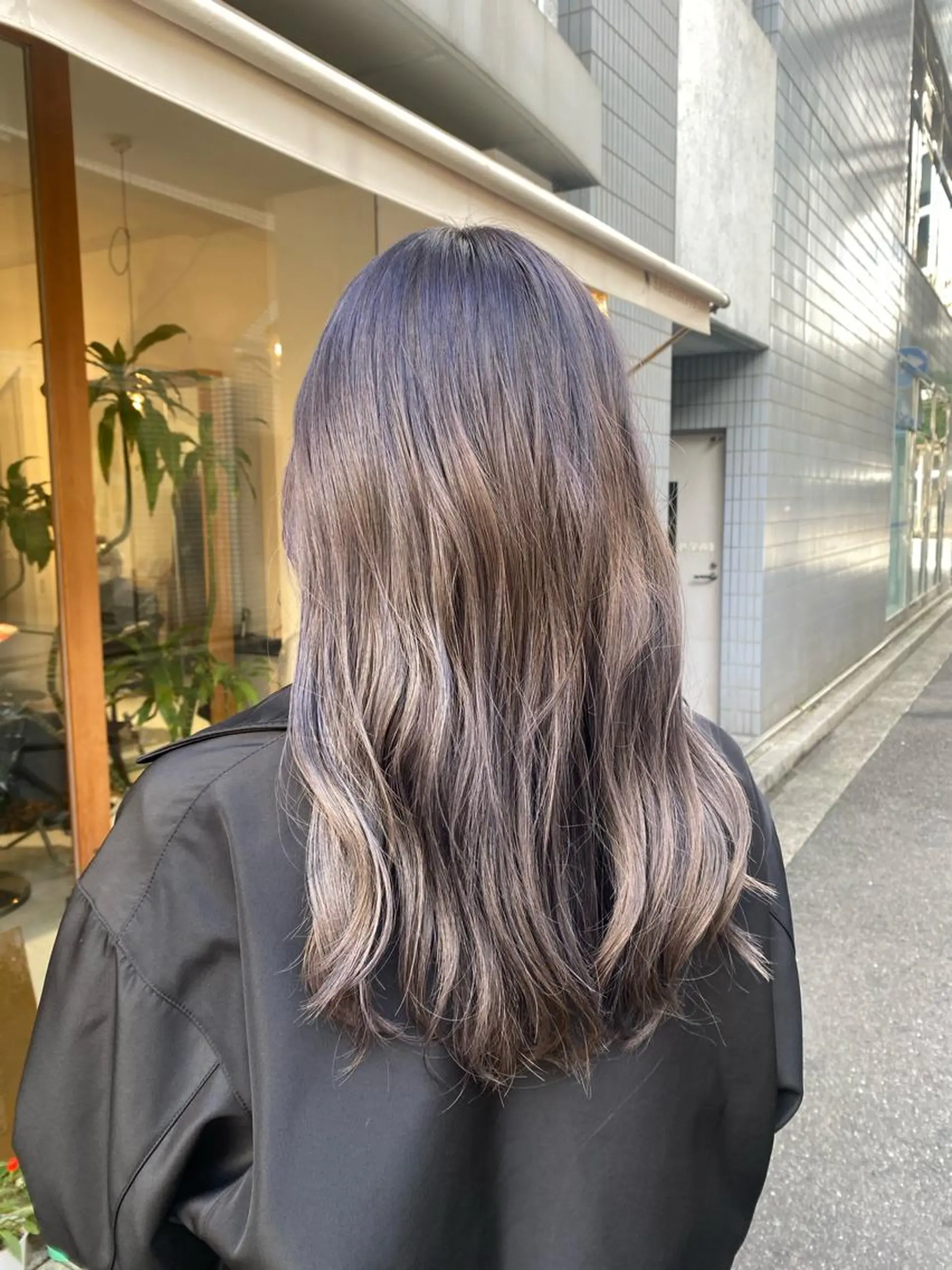 セミロング カラー 安永 涼のヘアスタイル