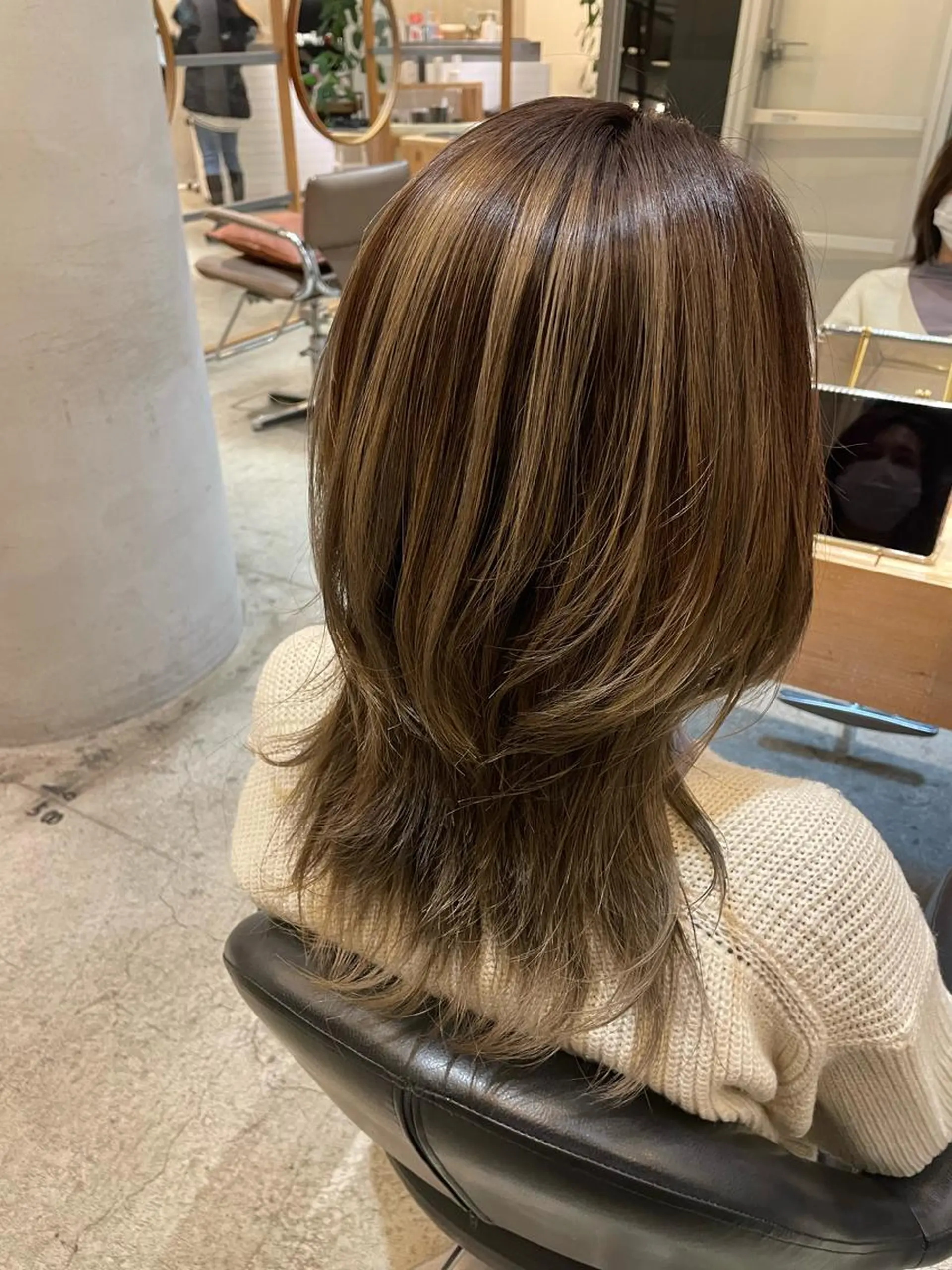 セミロング カラー パーマ ヘアアレンジ ヘアカラー トリートメント ハイトーンカラー🤍 山下 優華のヘアスタイル