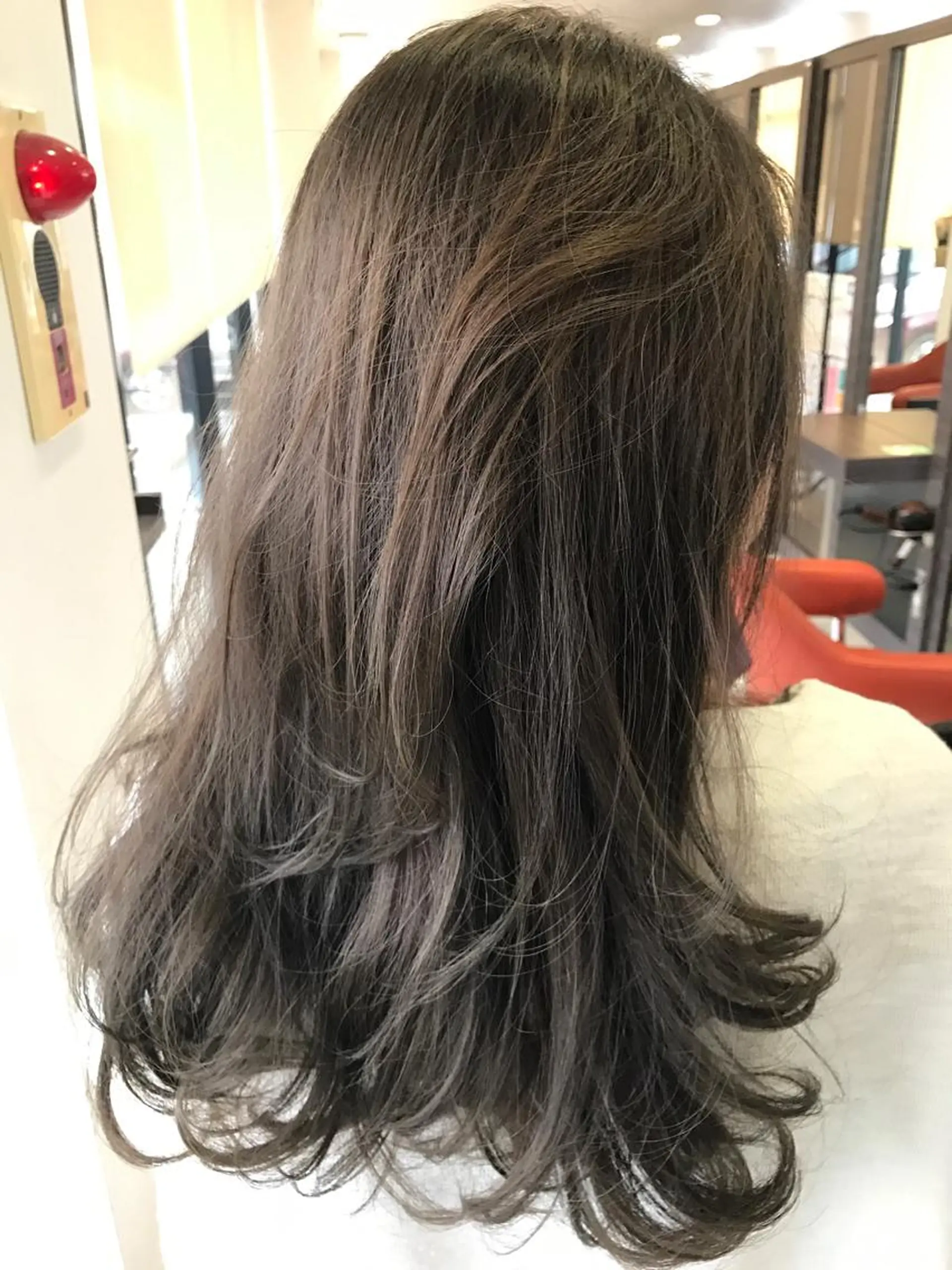 セミロング カラー ヘアアレンジ 透明感カラー グレージュ 國井 瑞貴のヘアスタイル