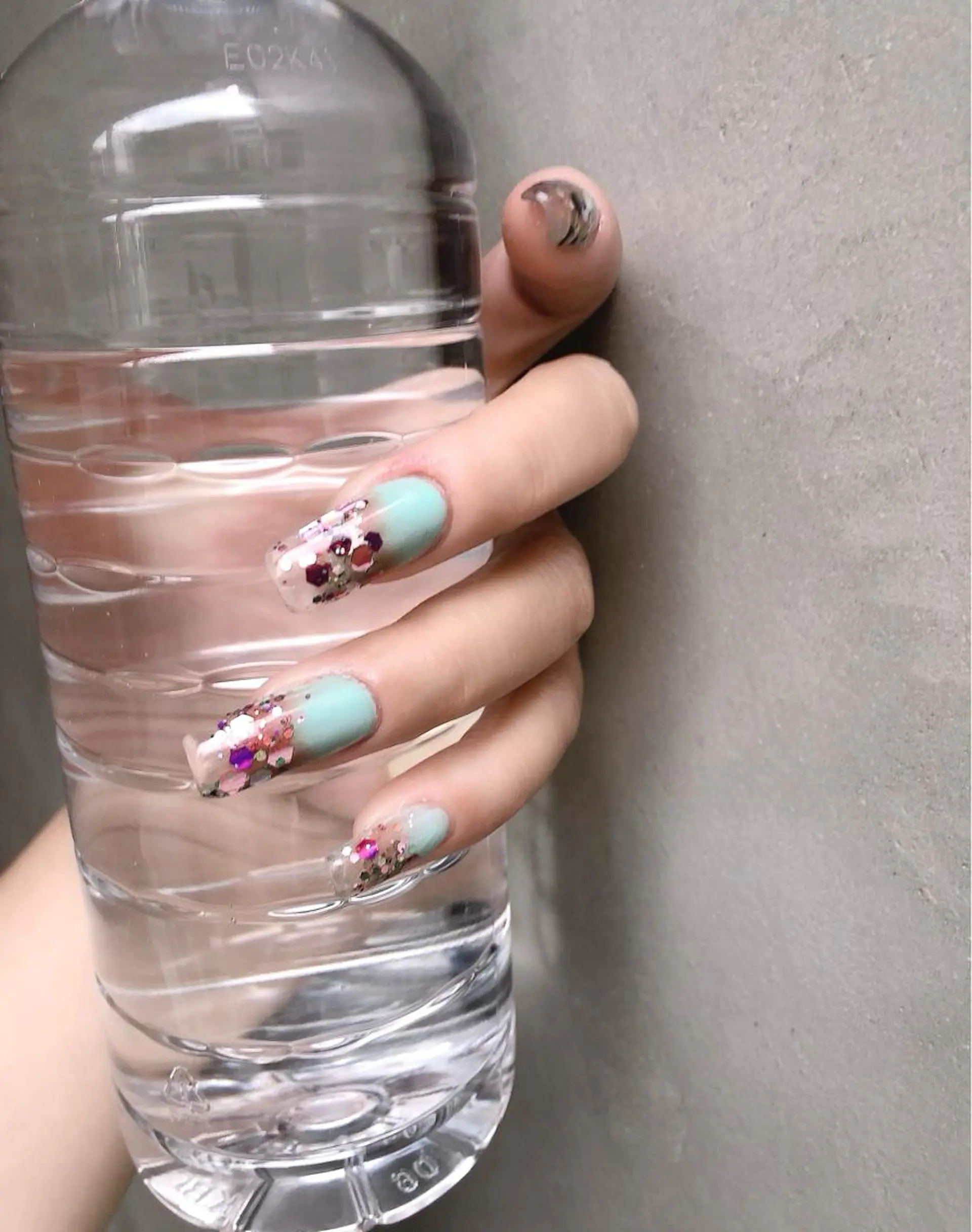 ネイル クリアネイル ラメ(グリッター) ラメグラデーション ロングネイル ハンドネイル フットネイル mano nella mano所属・mano nella manoのネイルデザイン